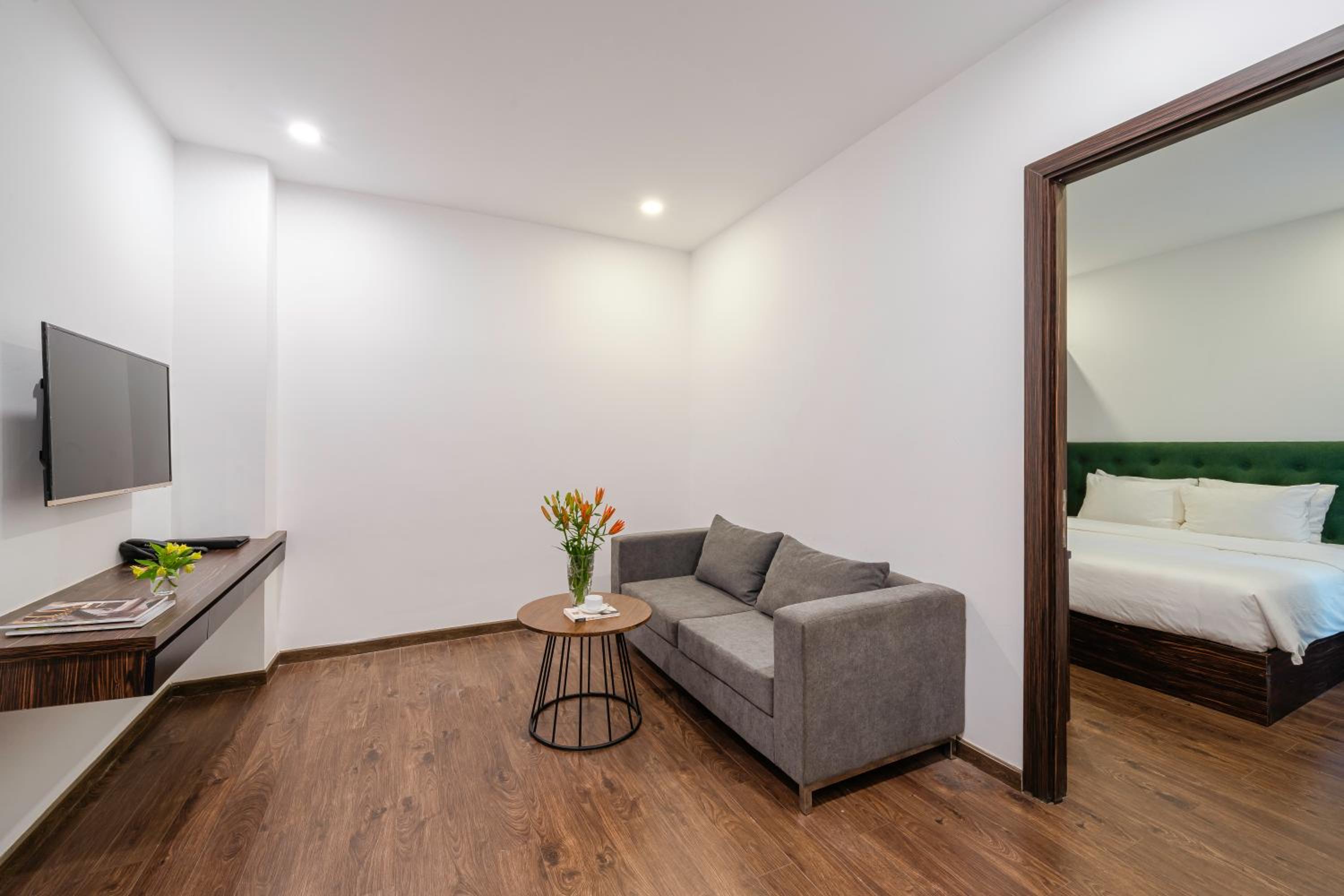 Two-Bedroom Suite - Photo 4