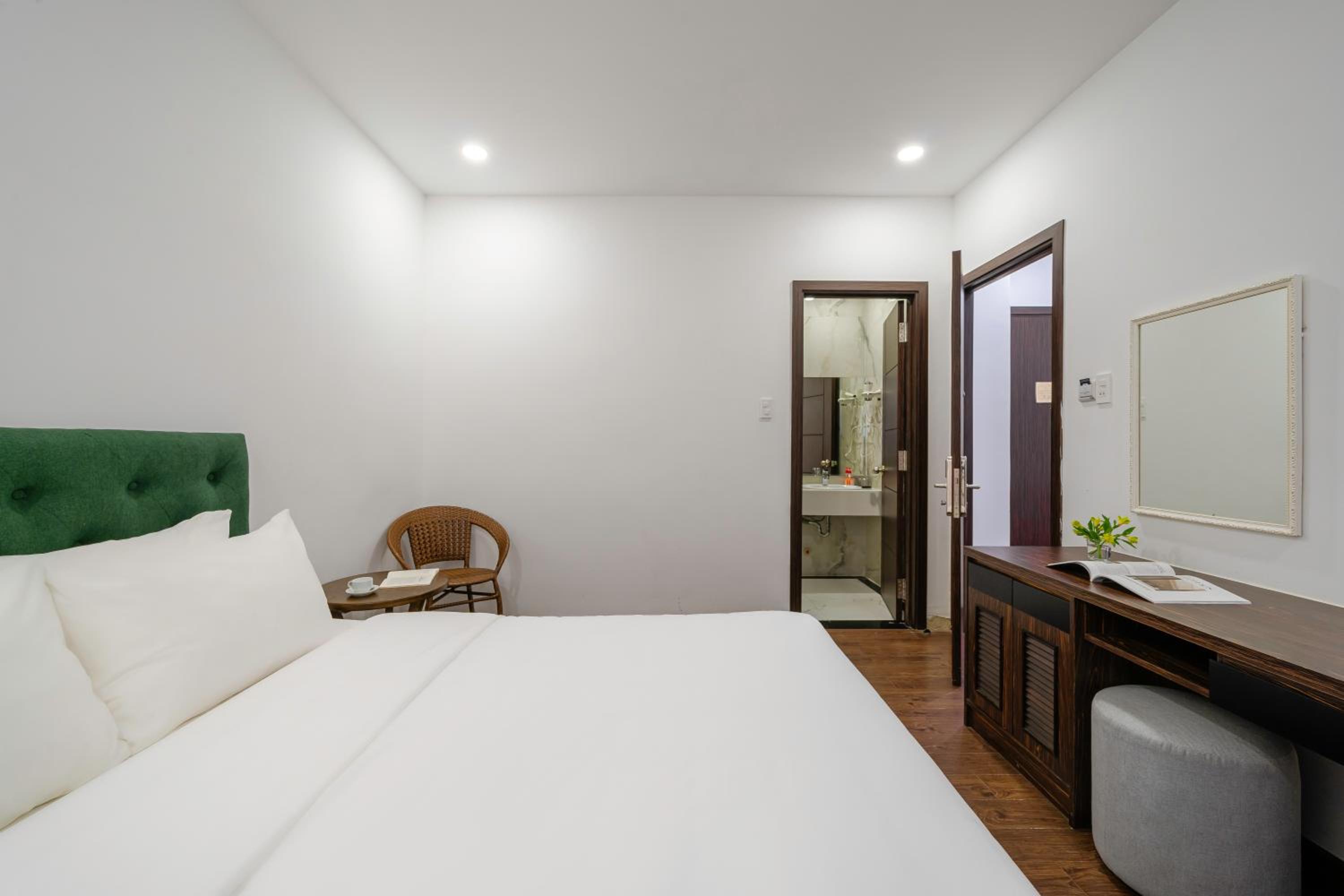 Two-Bedroom Suite - Photo 9