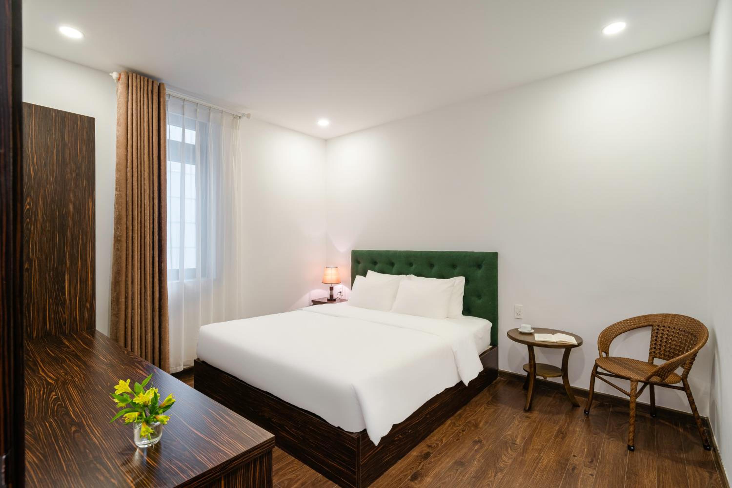 Two-Bedroom Suite - Photo 8