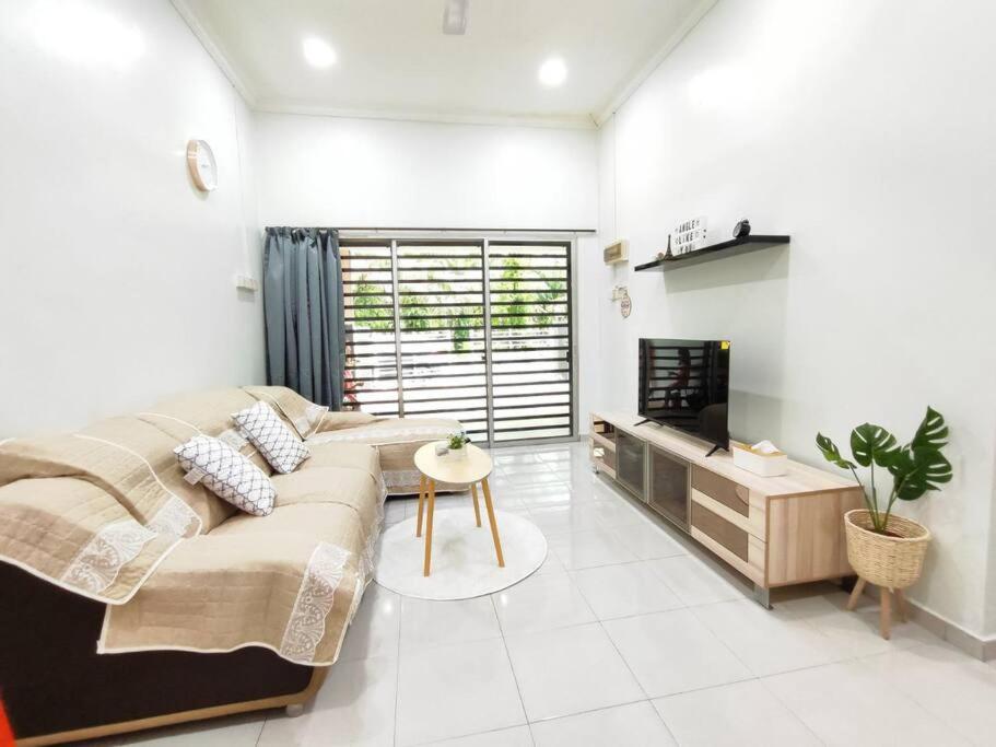 Four-Bedroom House photo 1