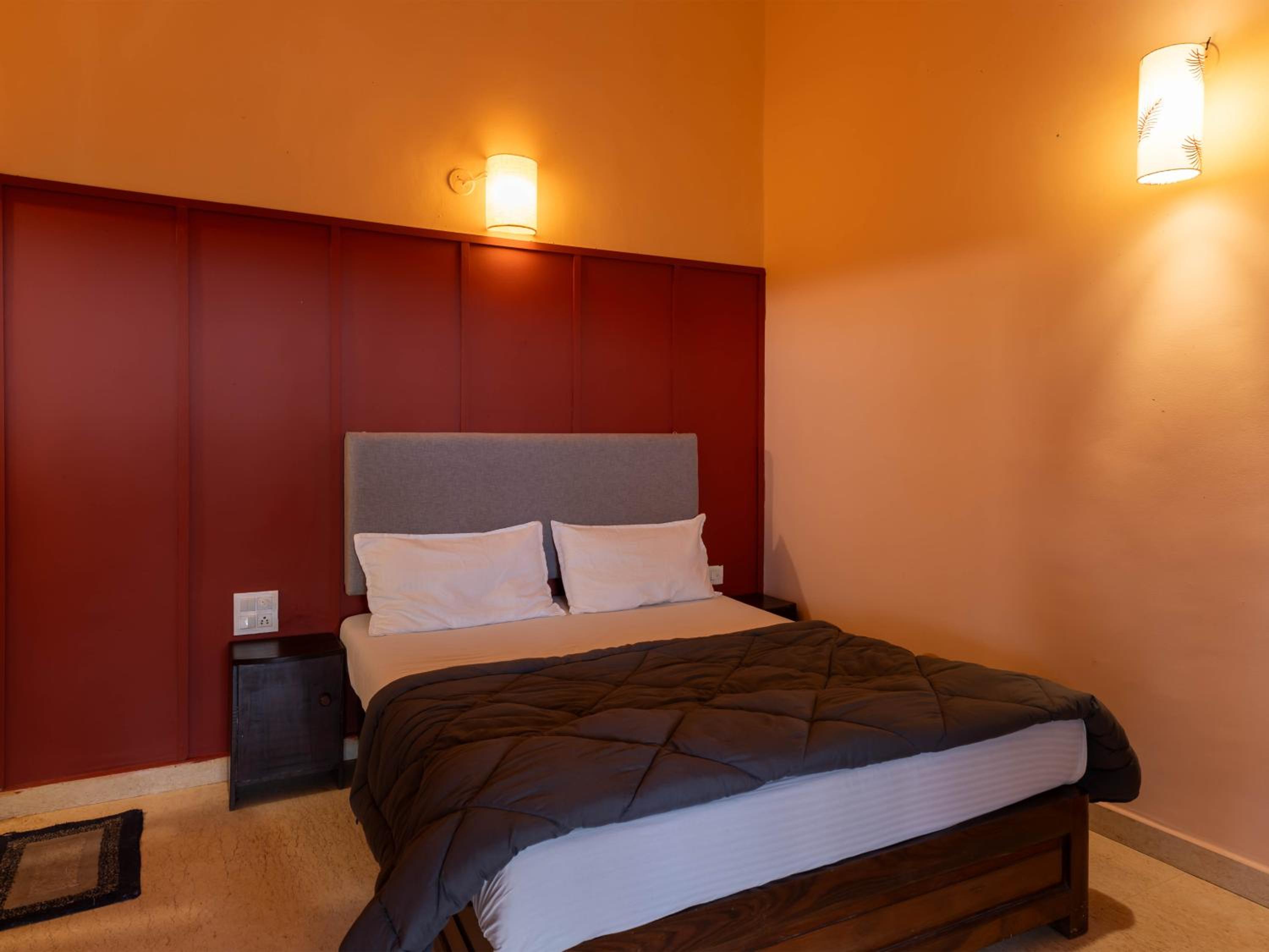Deluxe Queen Room - Photo 1