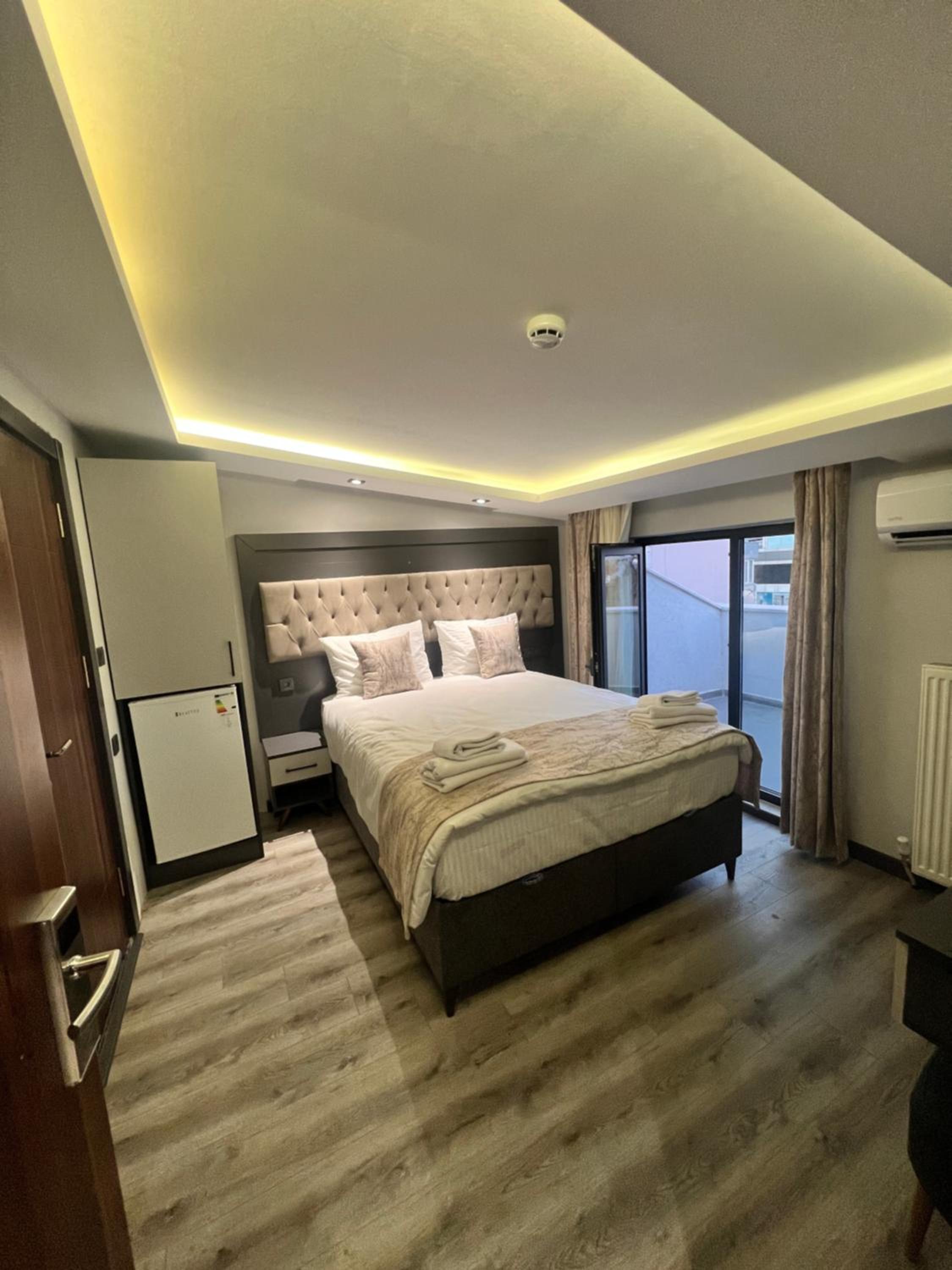 Deluxe Double Room with Balcony photo 1