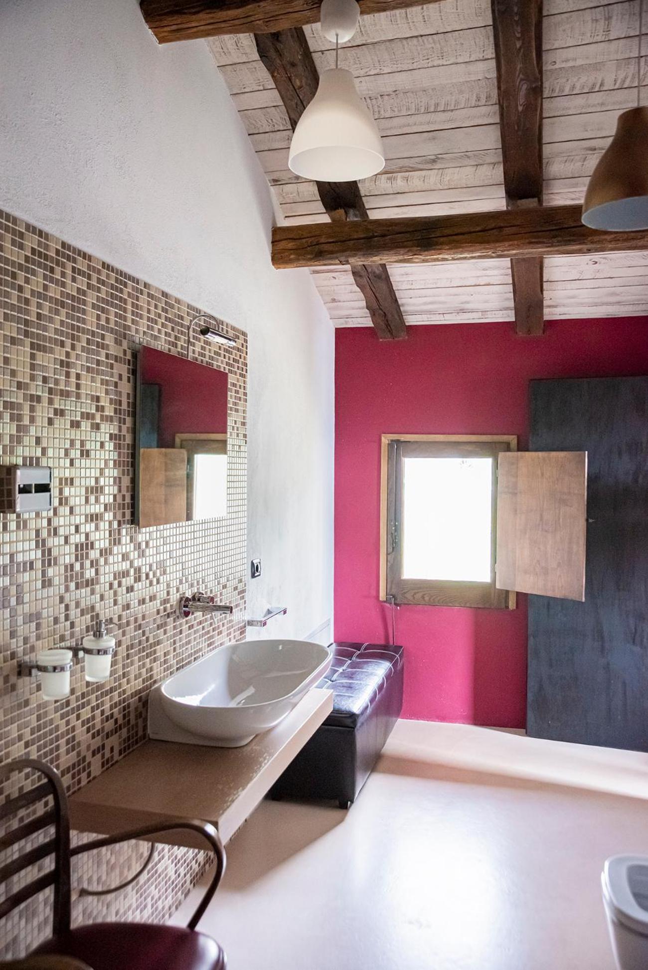 Deluxe Double Room with Shower photo 3