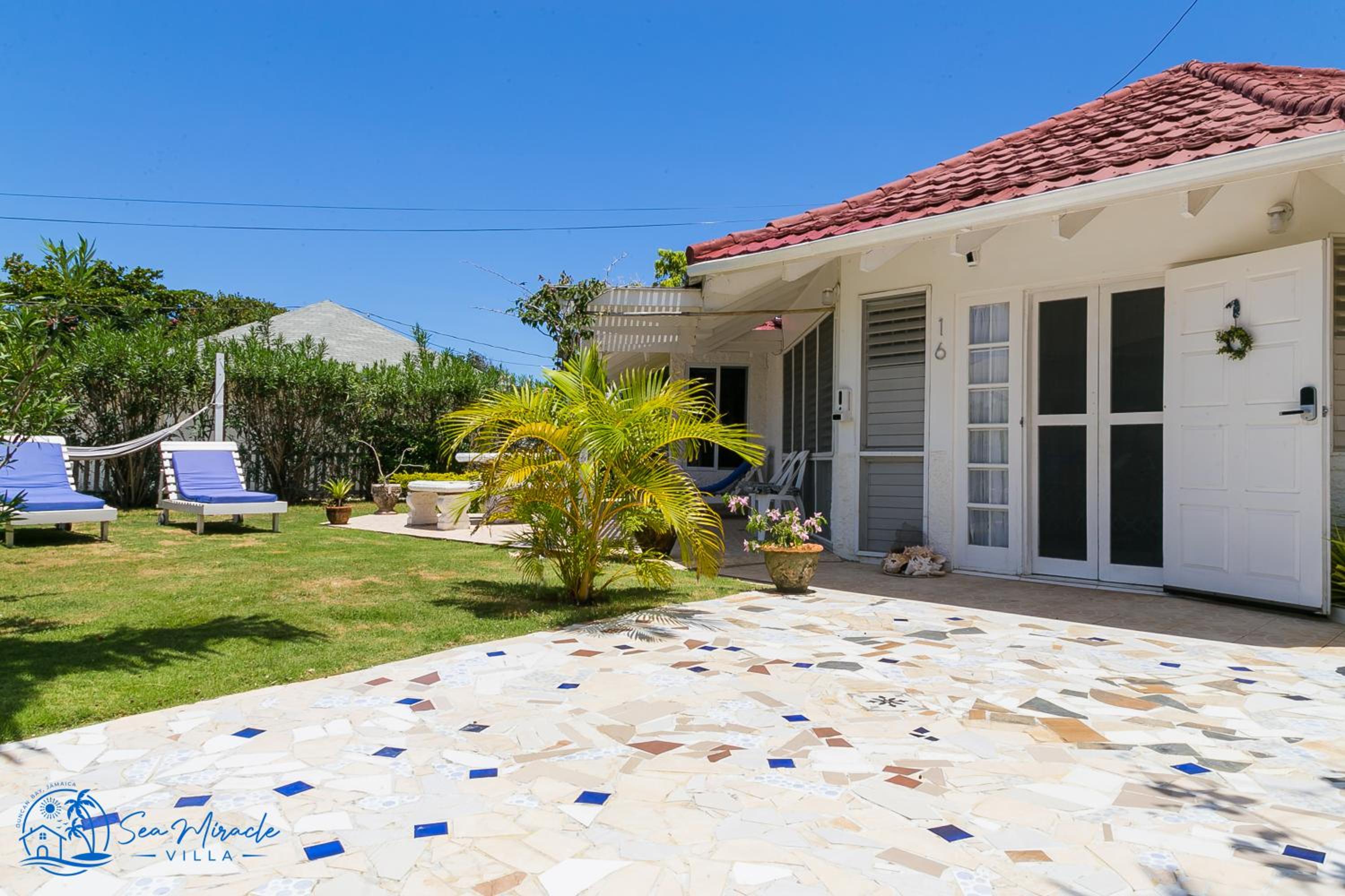 Three-Bedroom House photo 2
