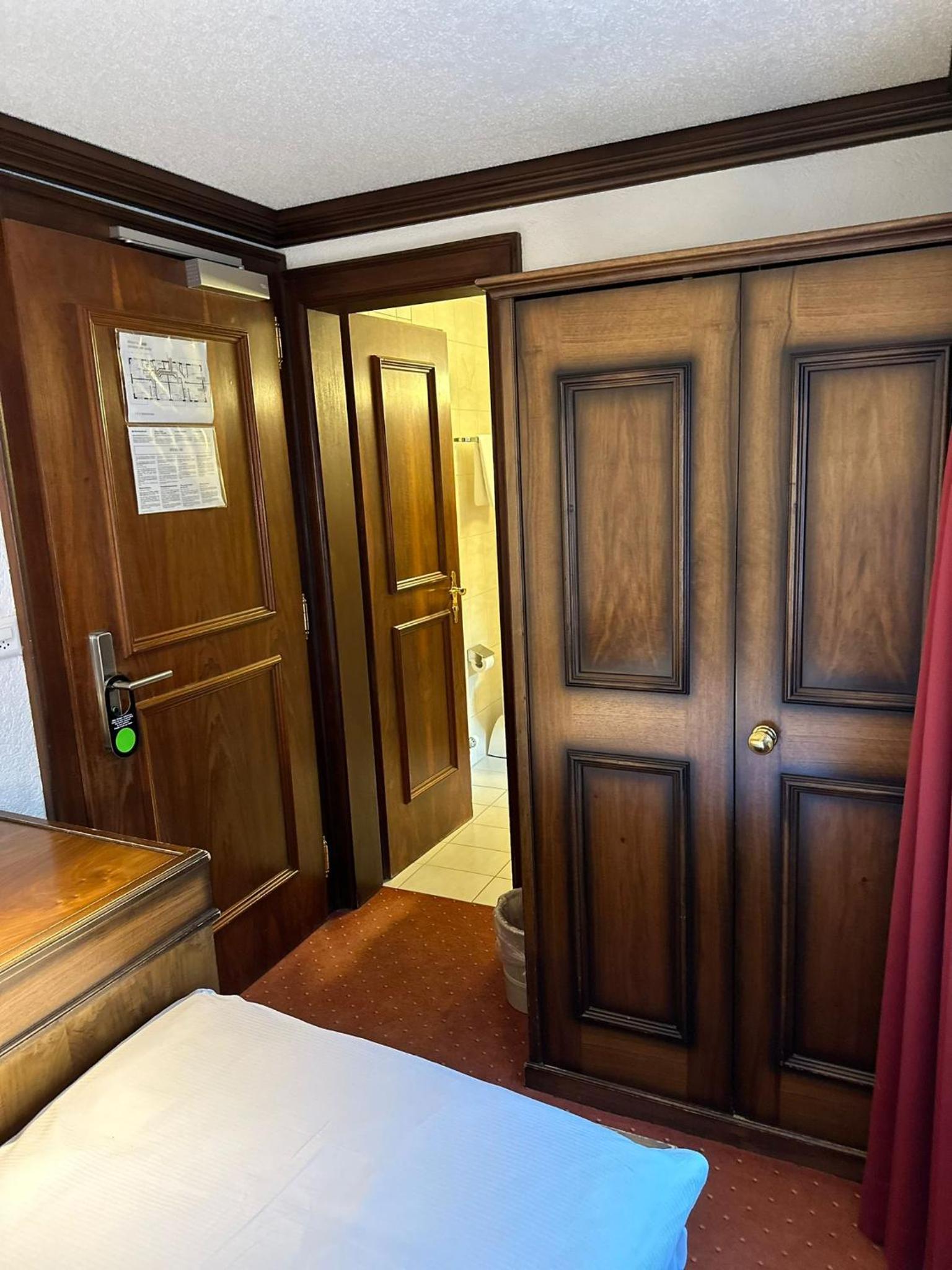Small Single Room