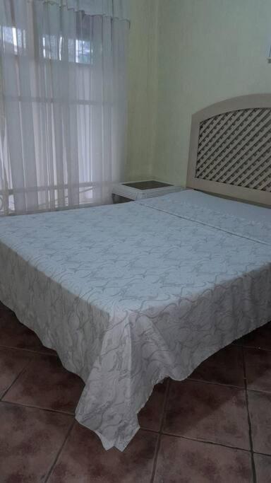 One-Bedroom House photo 2