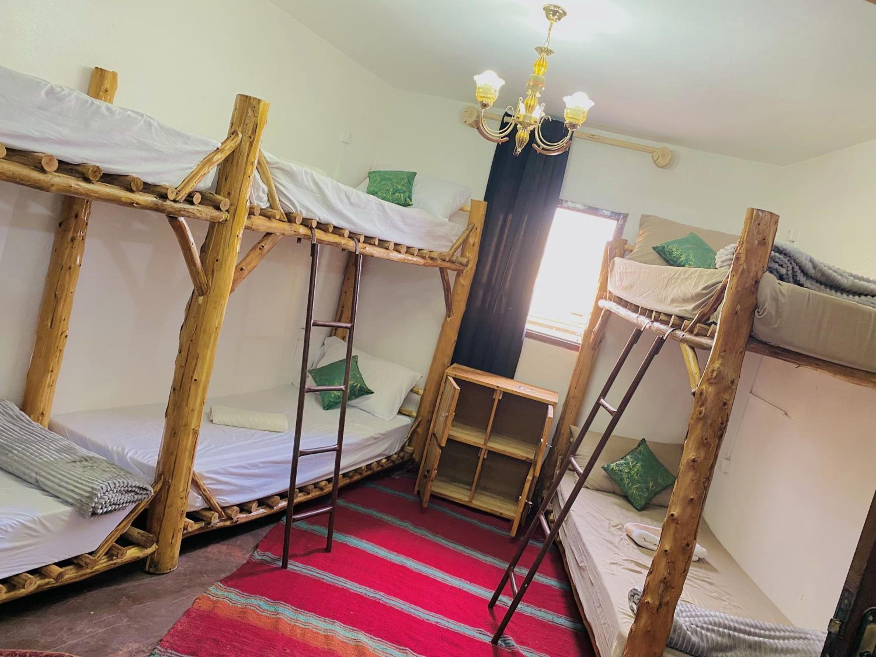 Bed in 6-Bed Mixed Dormitory Room photo 1