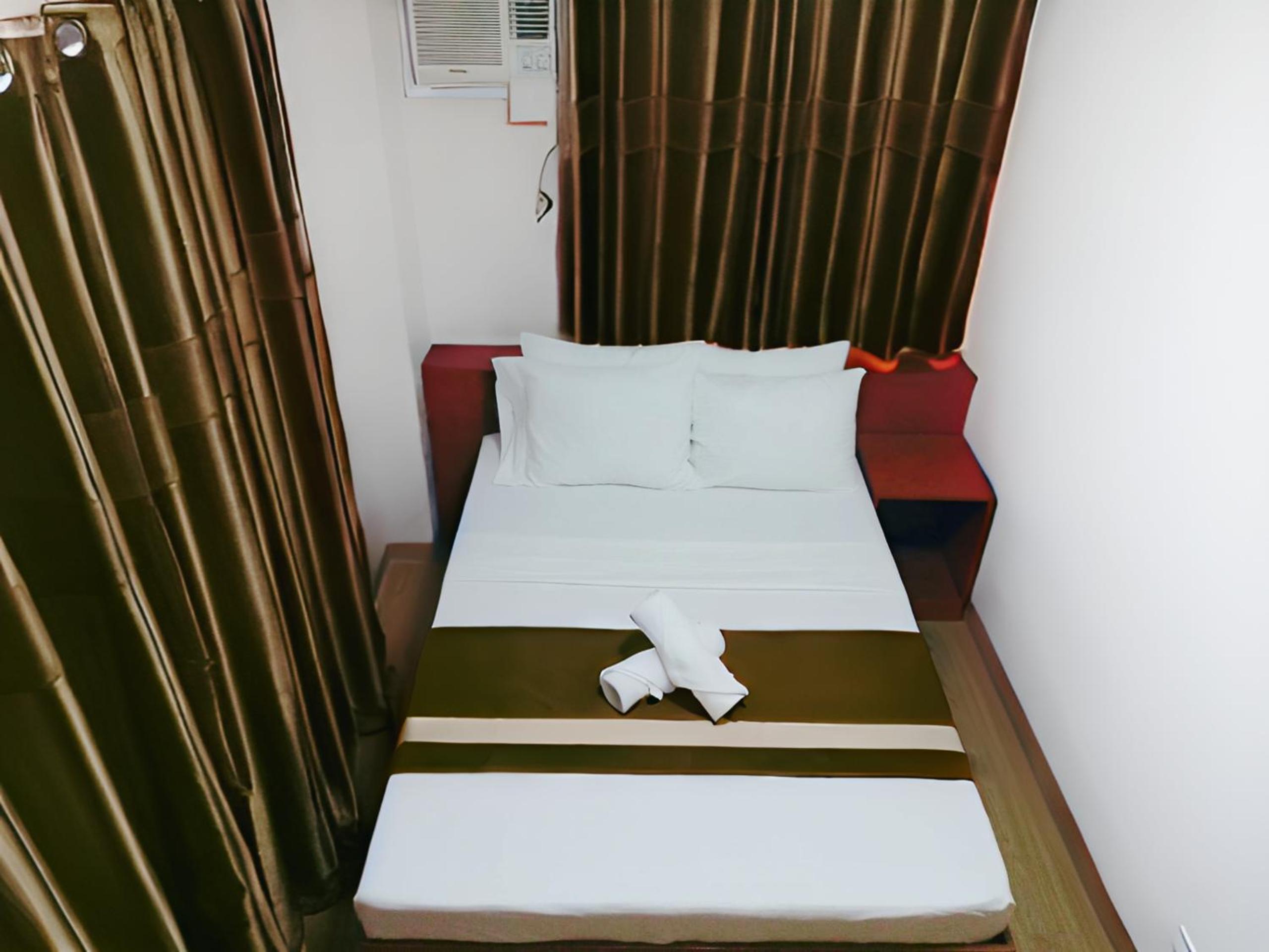 Standard King Room - Photo 6