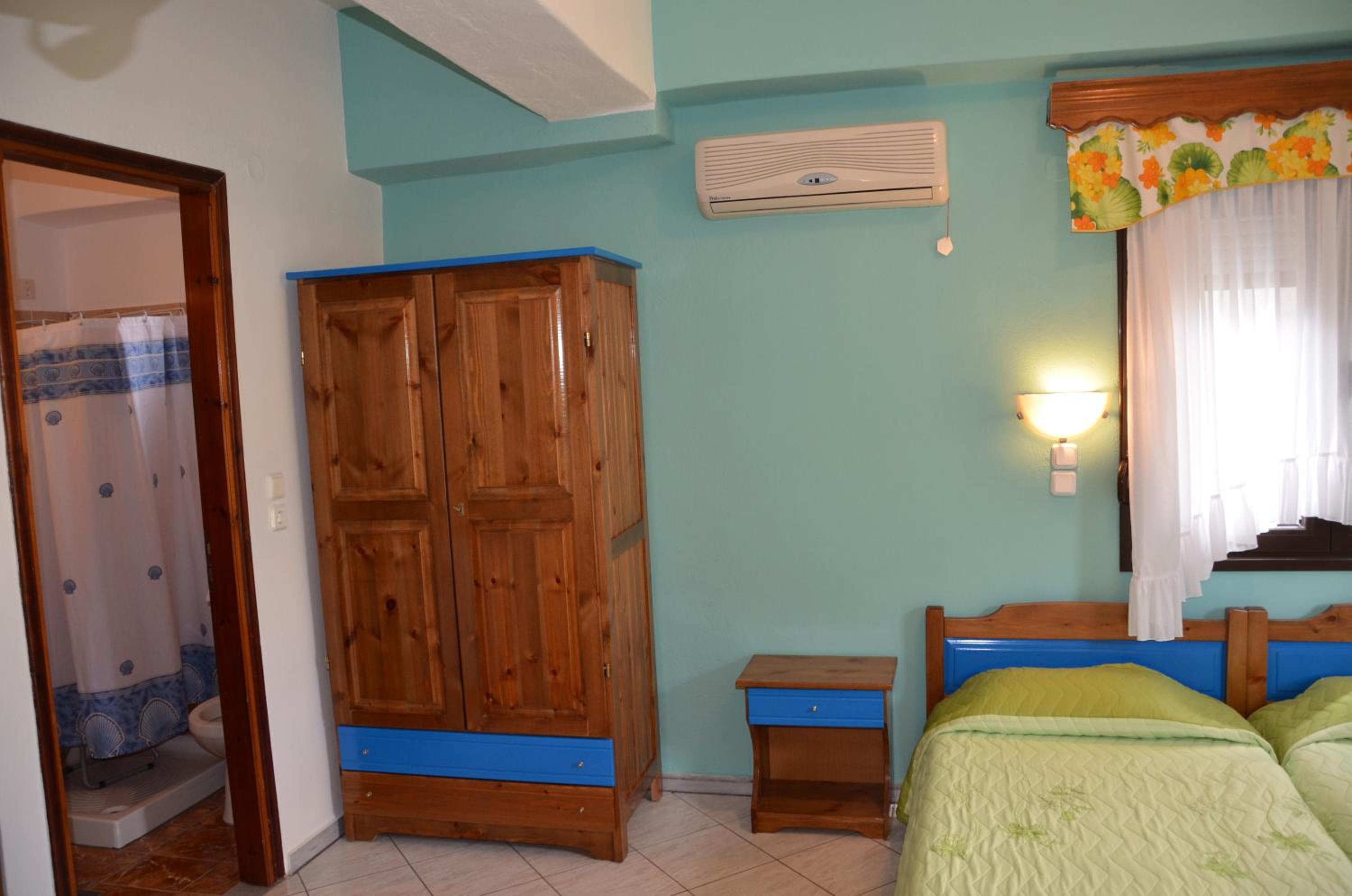 Apartment (5 Adults) photo 2