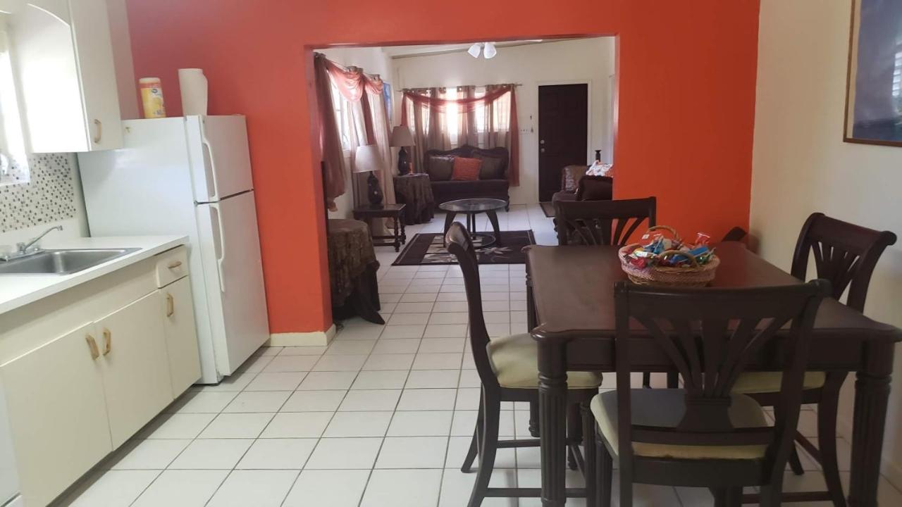Two-Bedroom House photo 3