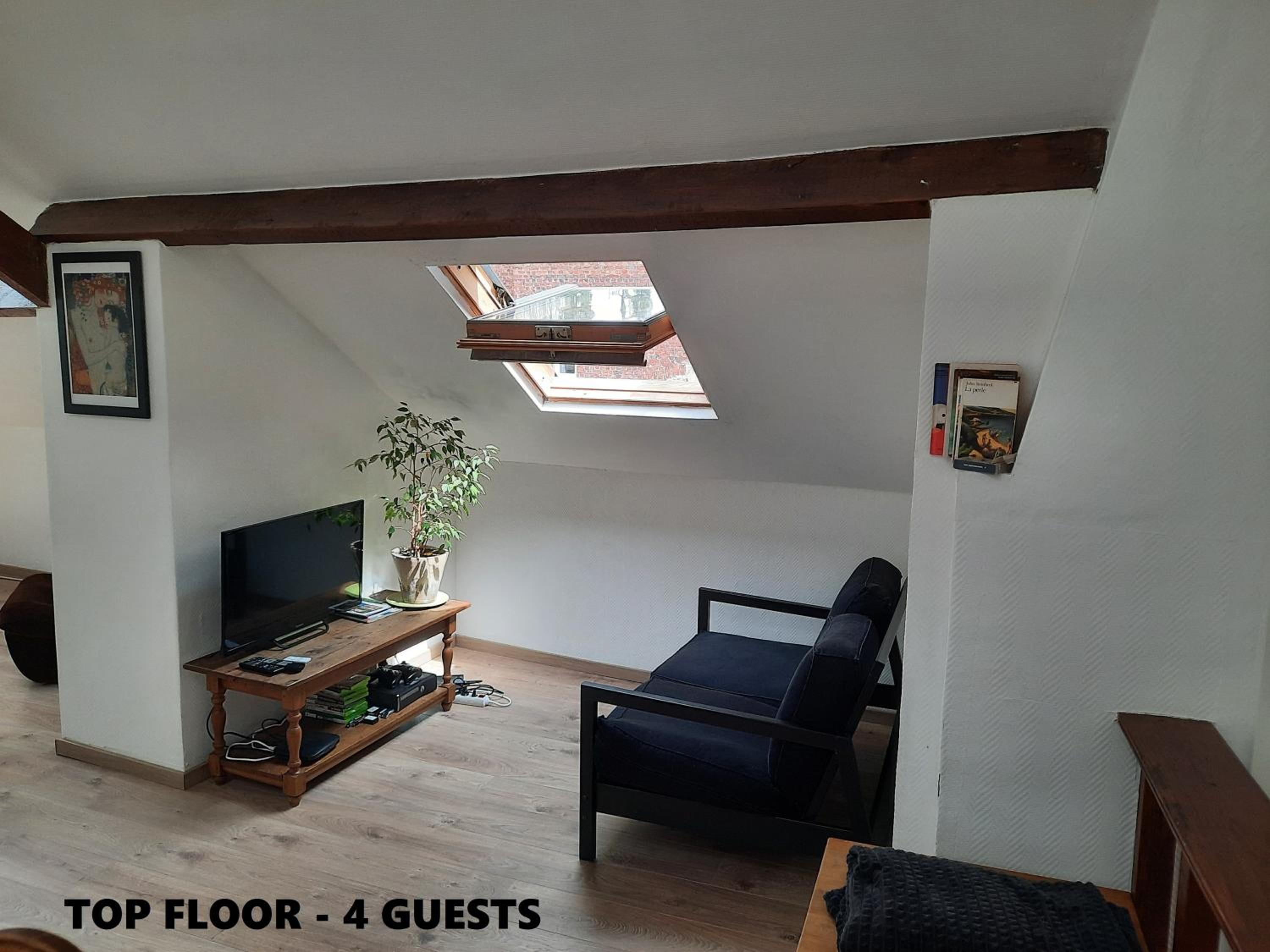Two-Bedroom Apartment - Photo 6