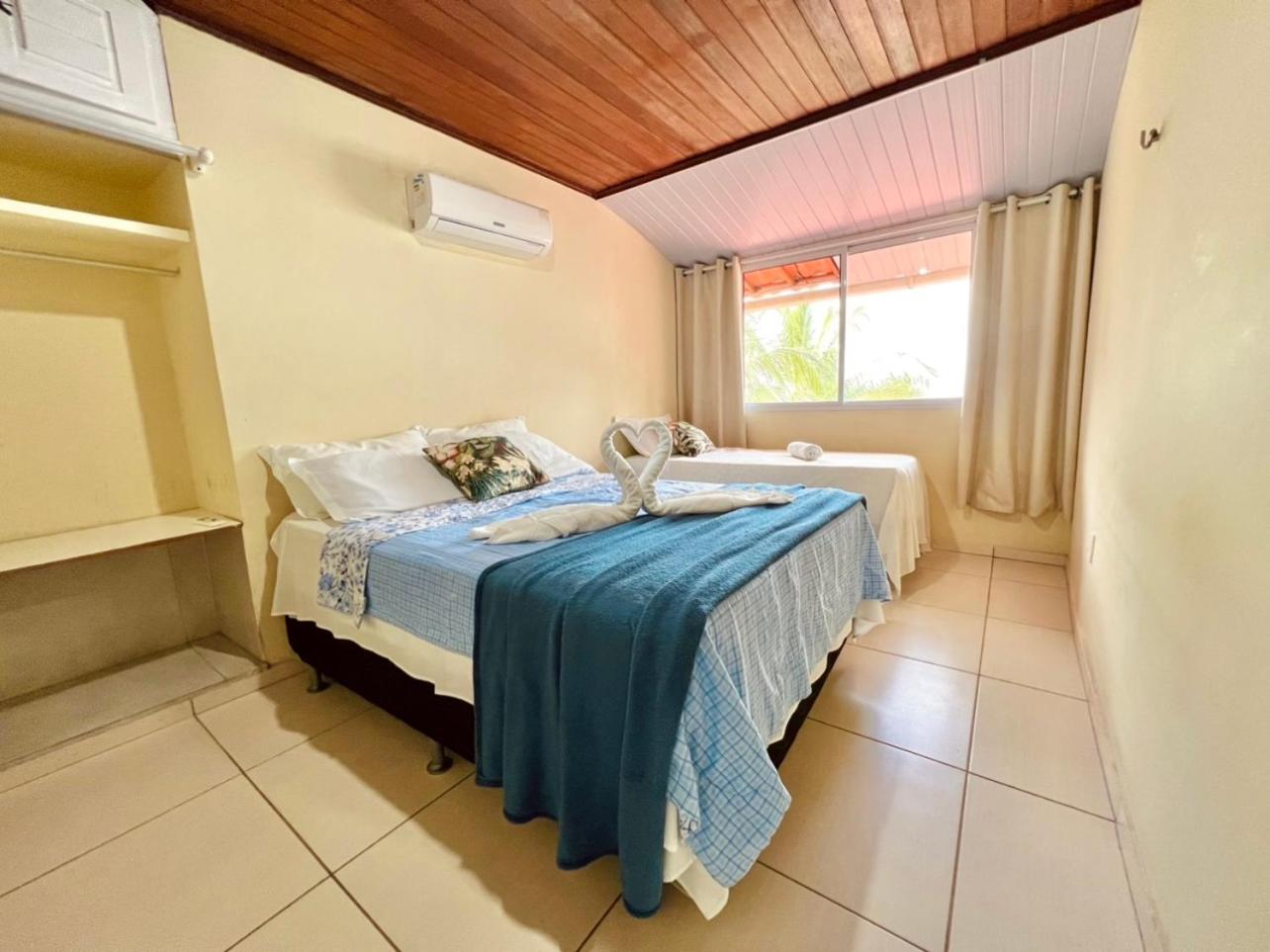 Five-Bedroom House photo 1