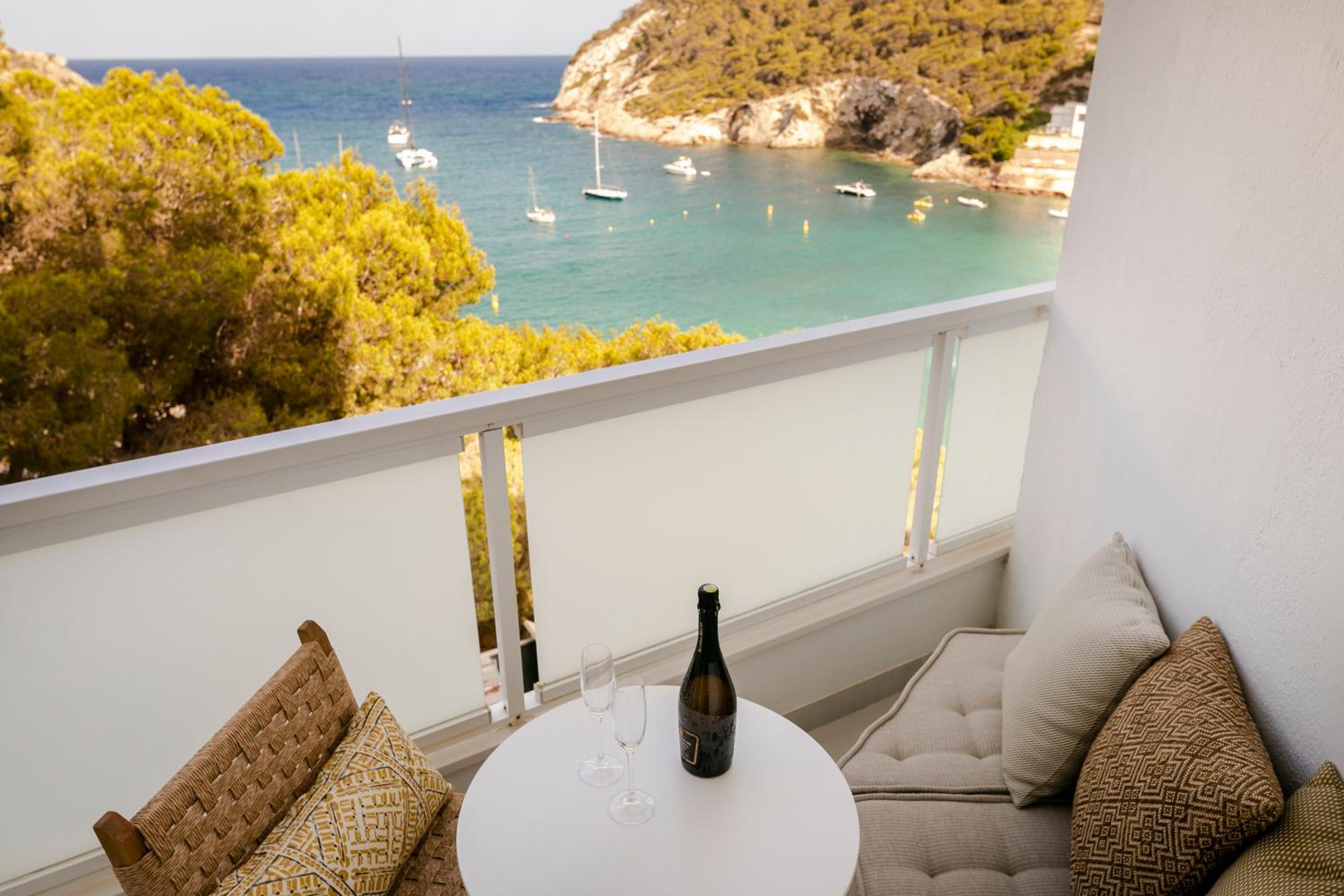 One-Bedroom Suite with Sea View - Photo 6