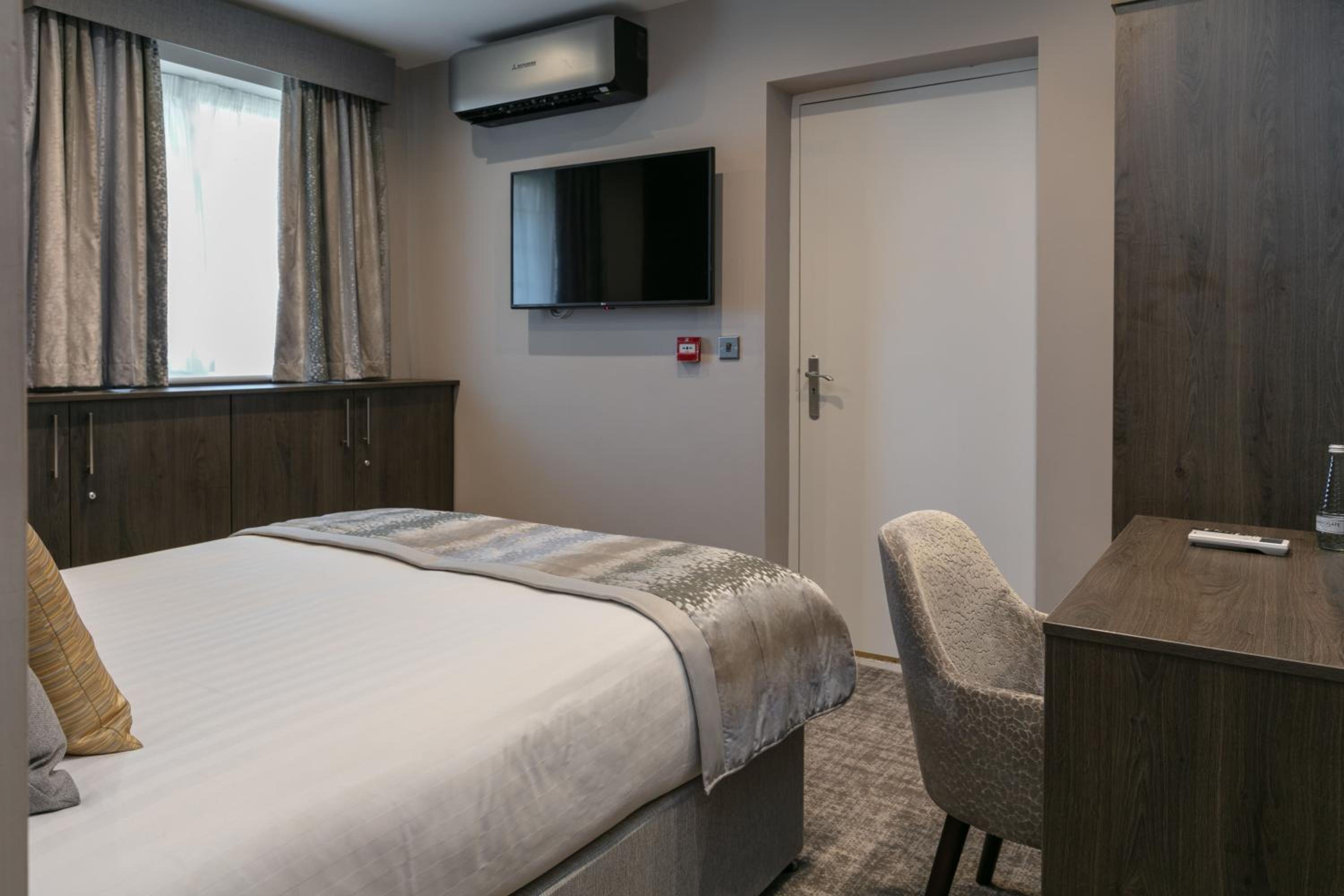 Deluxe Quadruple Room - Non-Smoking - Photo 3
