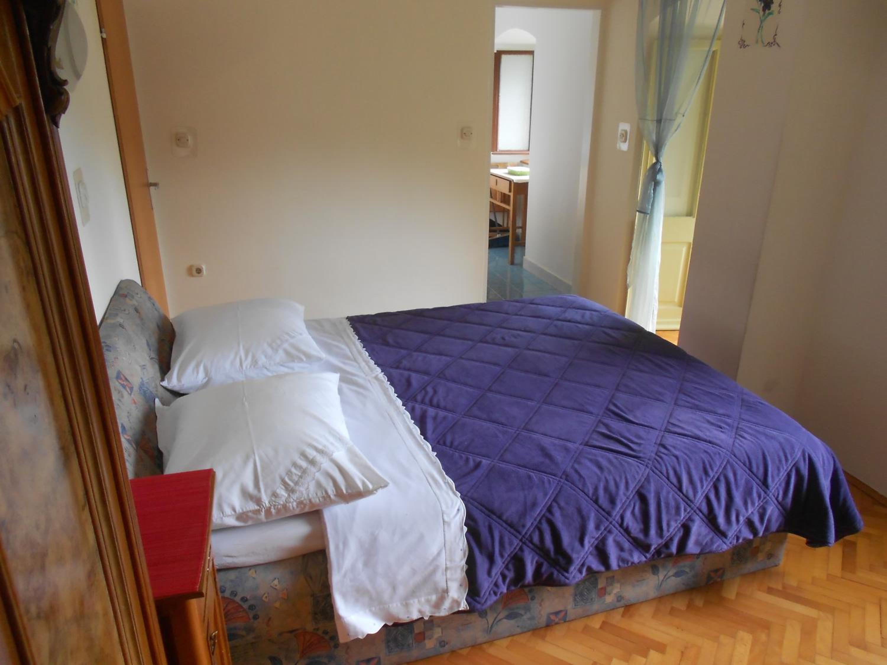 Studio with Balcony - Photo 3