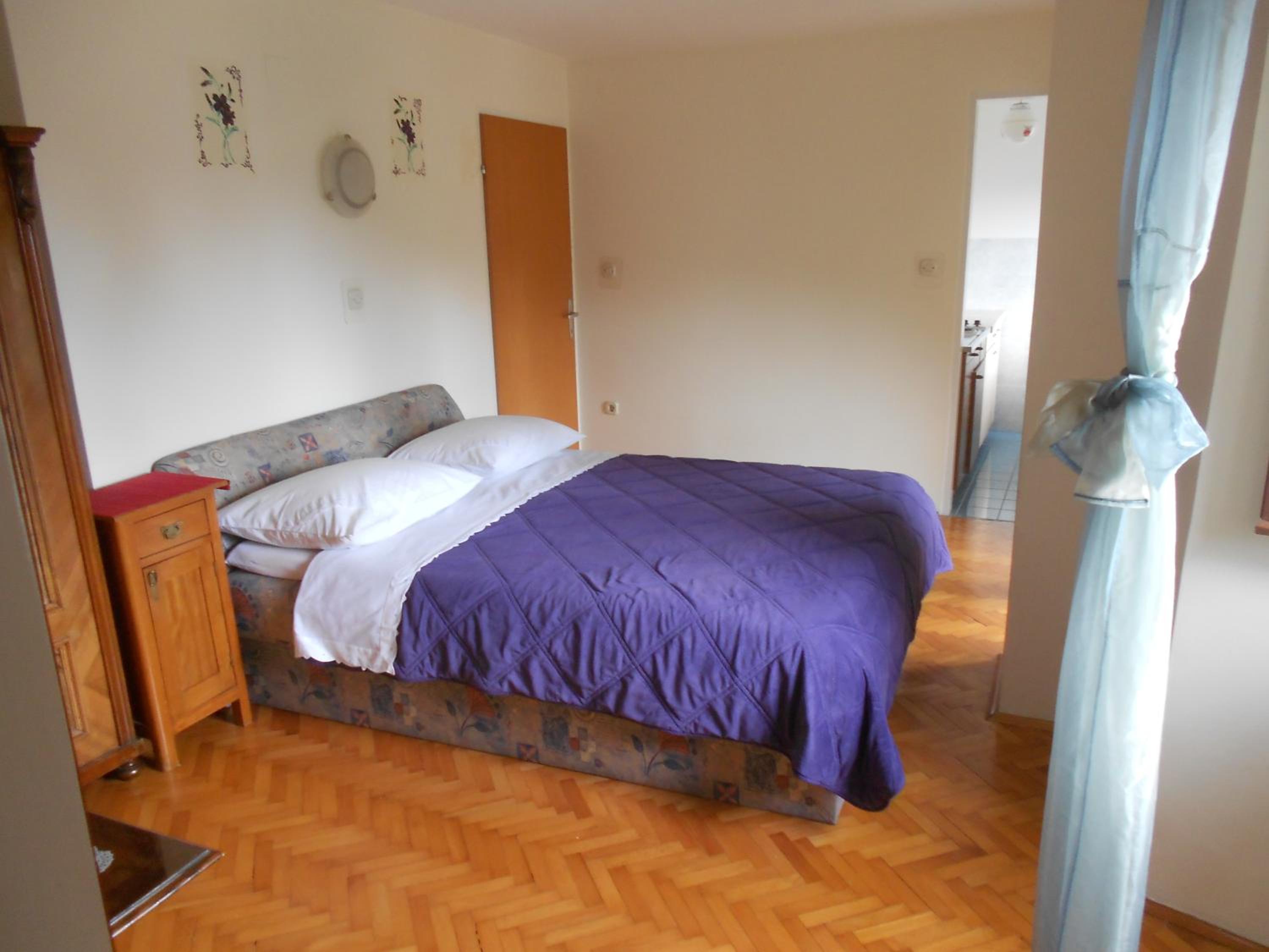 Studio with Balcony - Photo 4