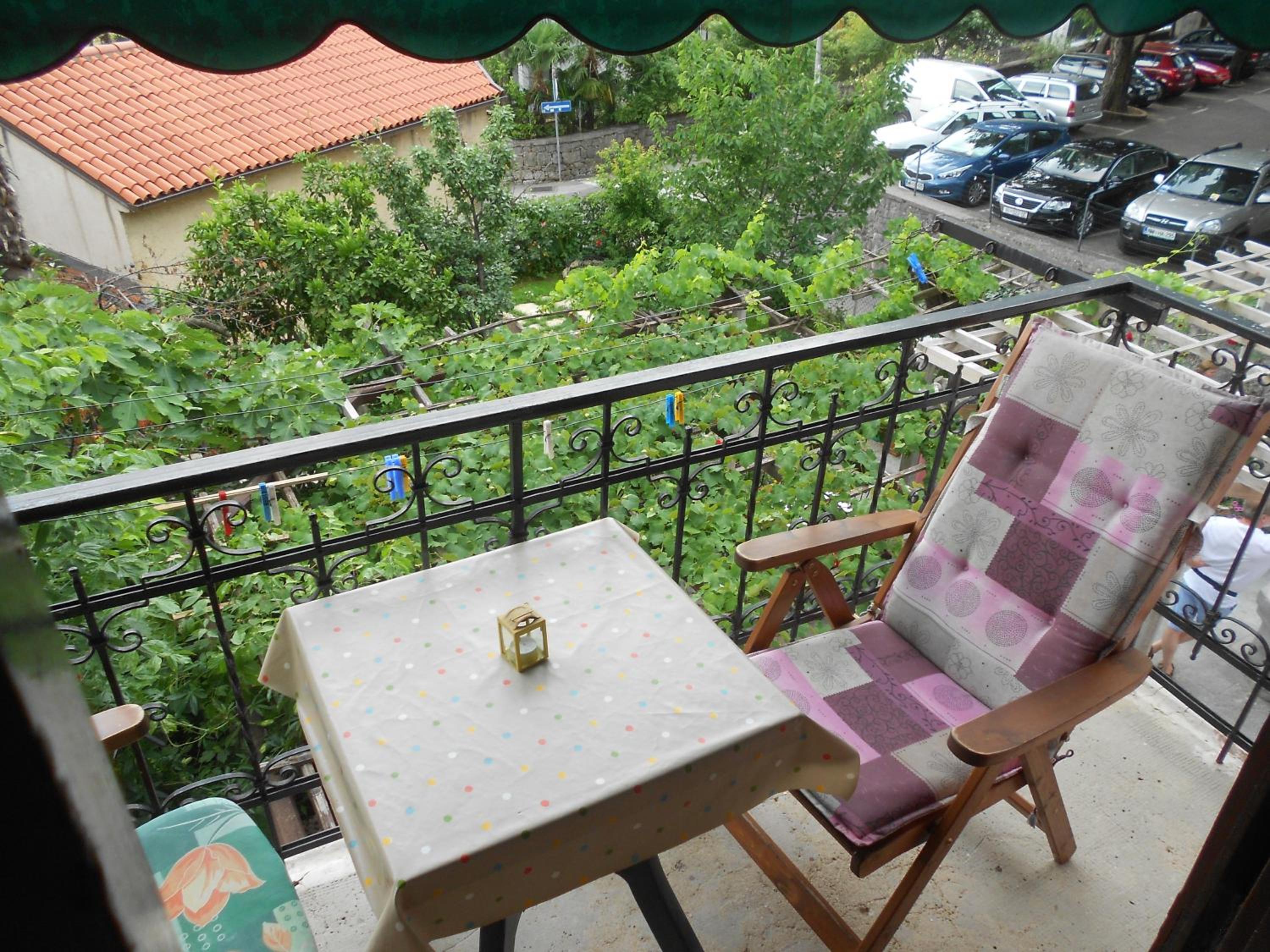 Studio with Balcony - Photo 8