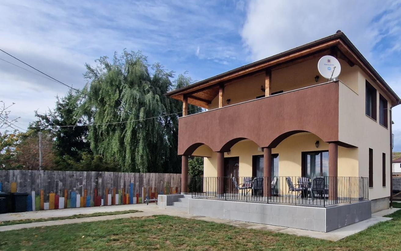Villa photo 1