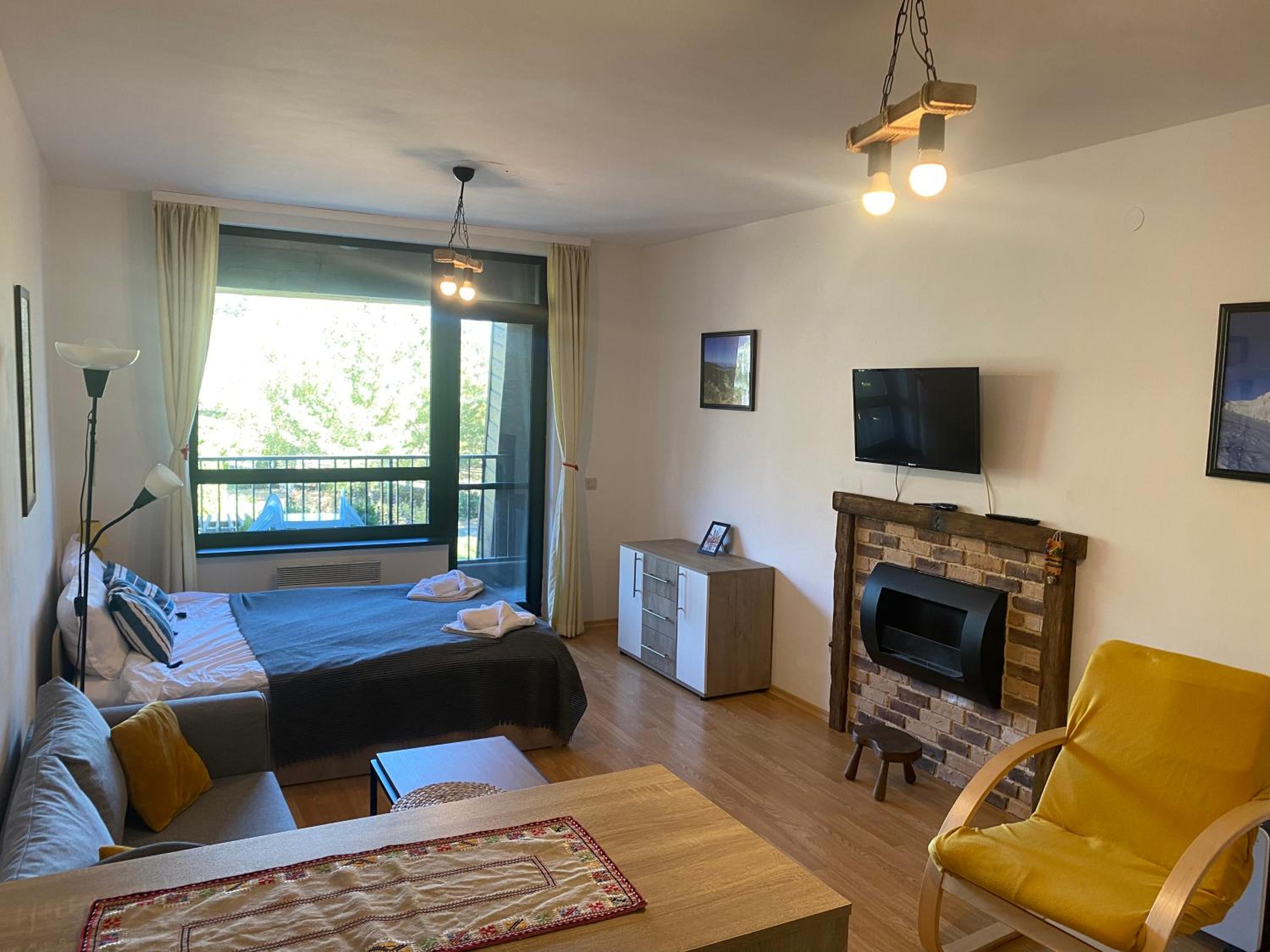 One-Bedroom Apartment photo 1