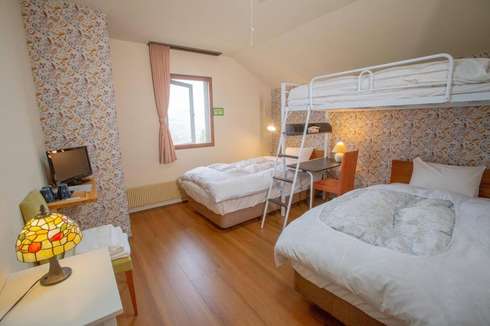 Triple Room with City View