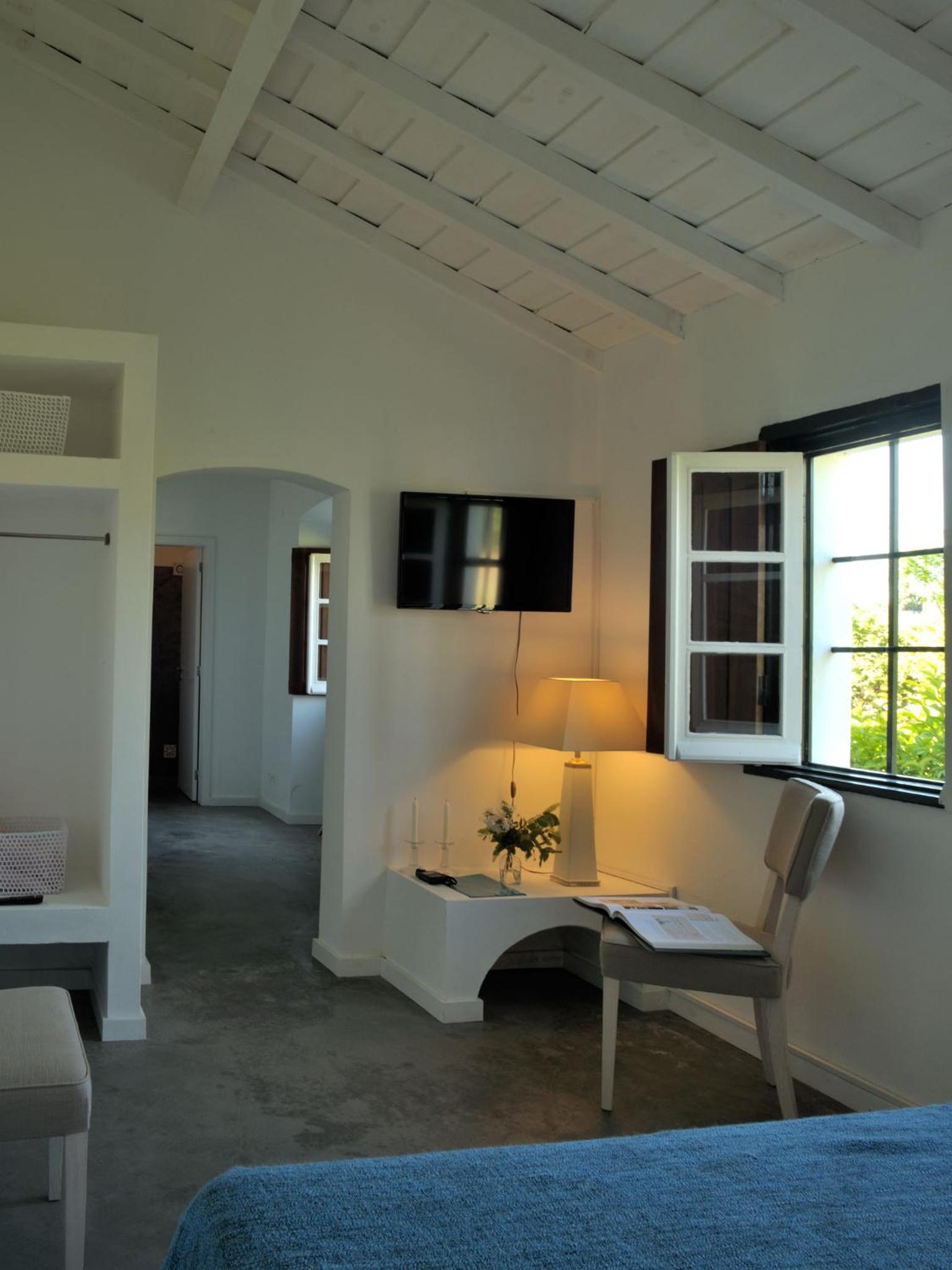 Suite - Photo 5
