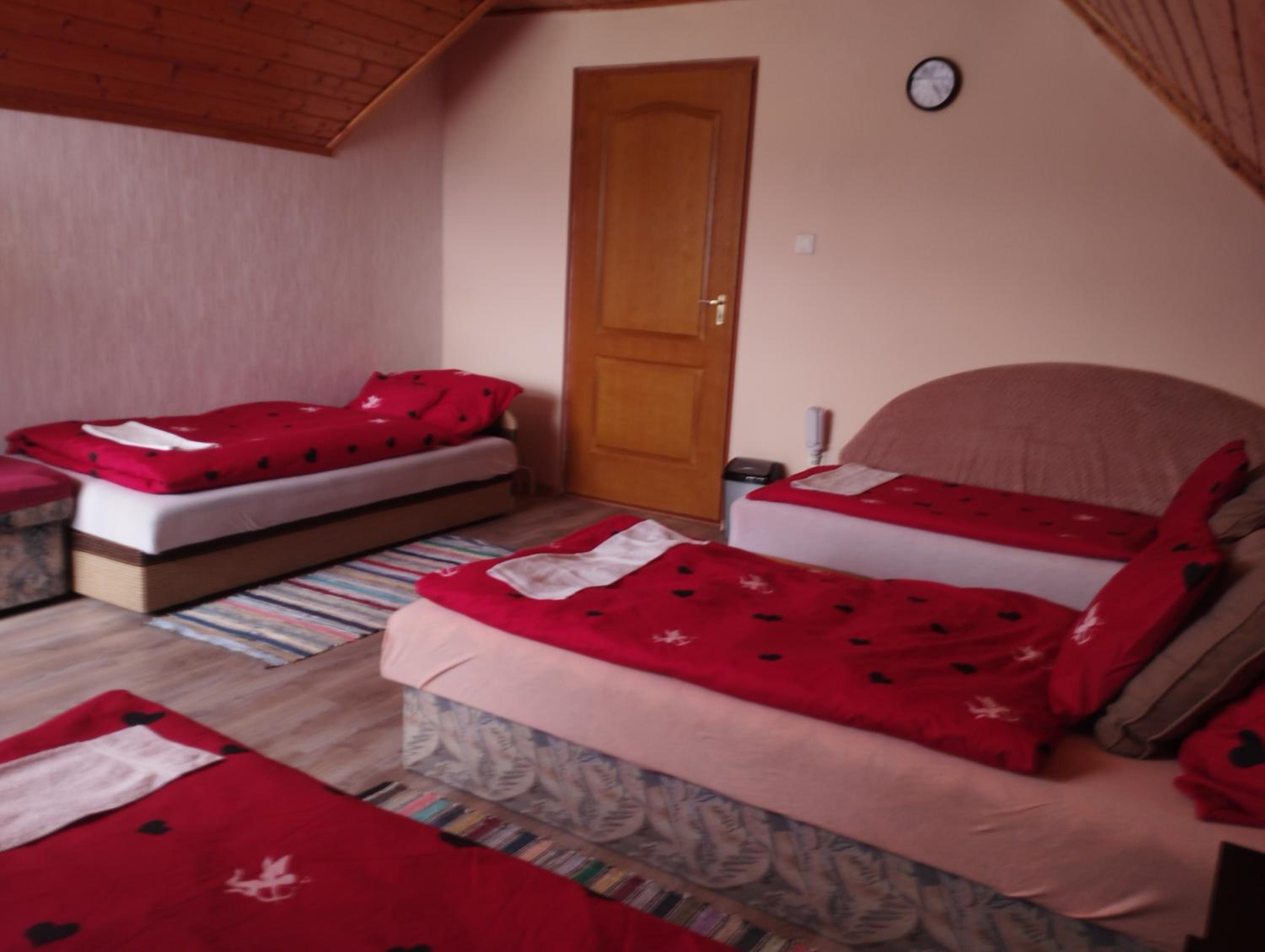 Quadruple Room with Mountain View photo 3