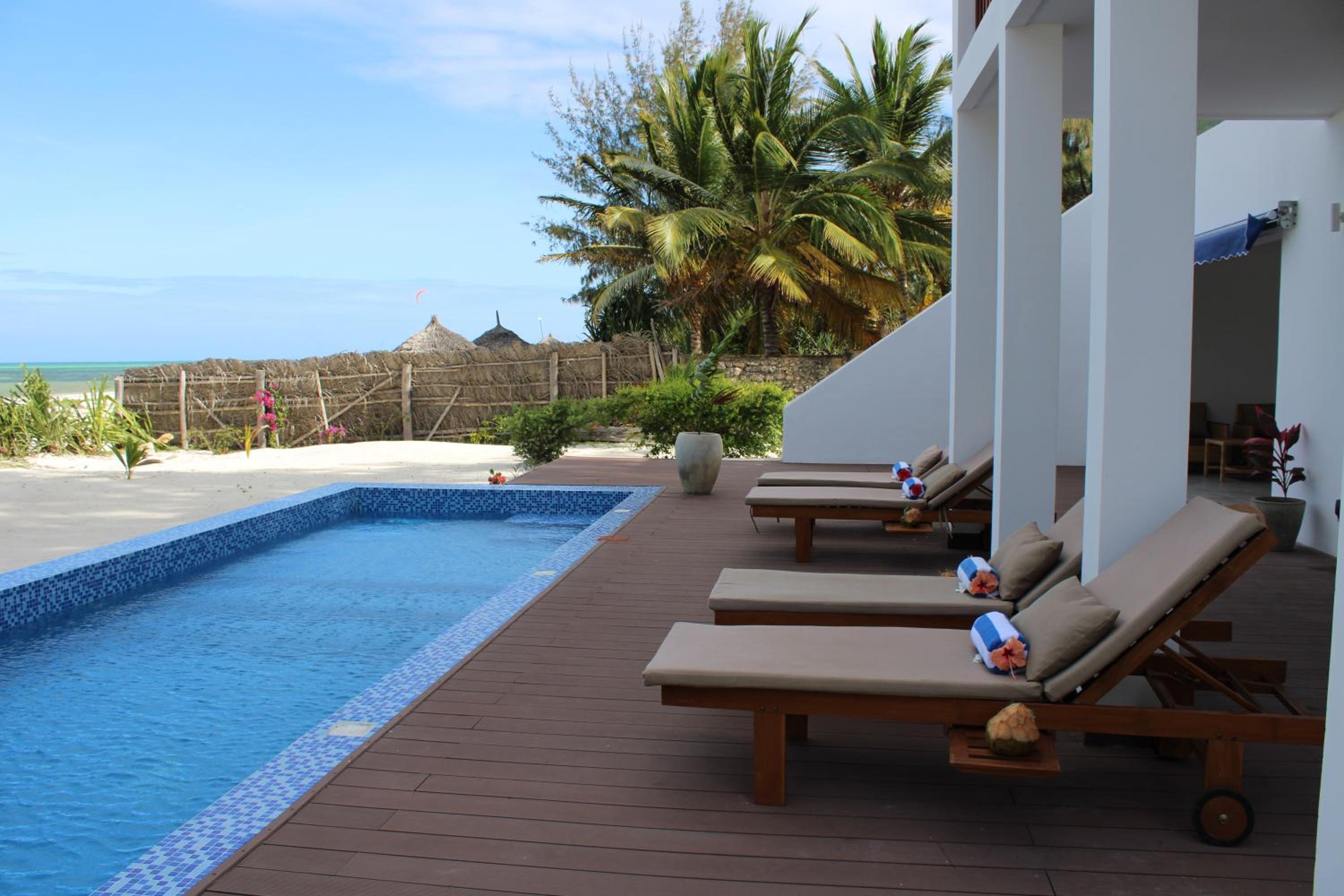 Villa with Private Pool - Photo 40