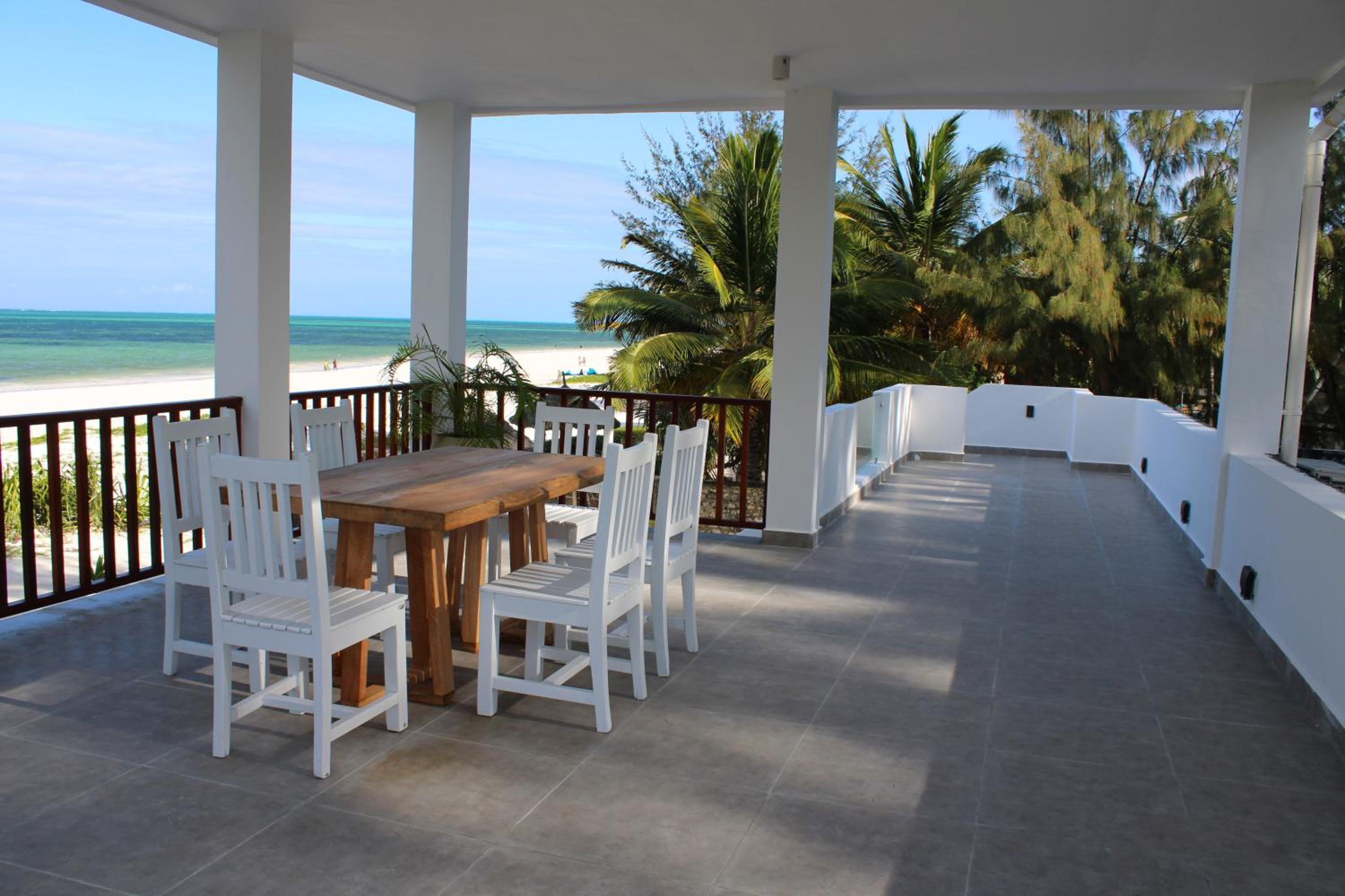 Villa with Private Pool - Photo 38