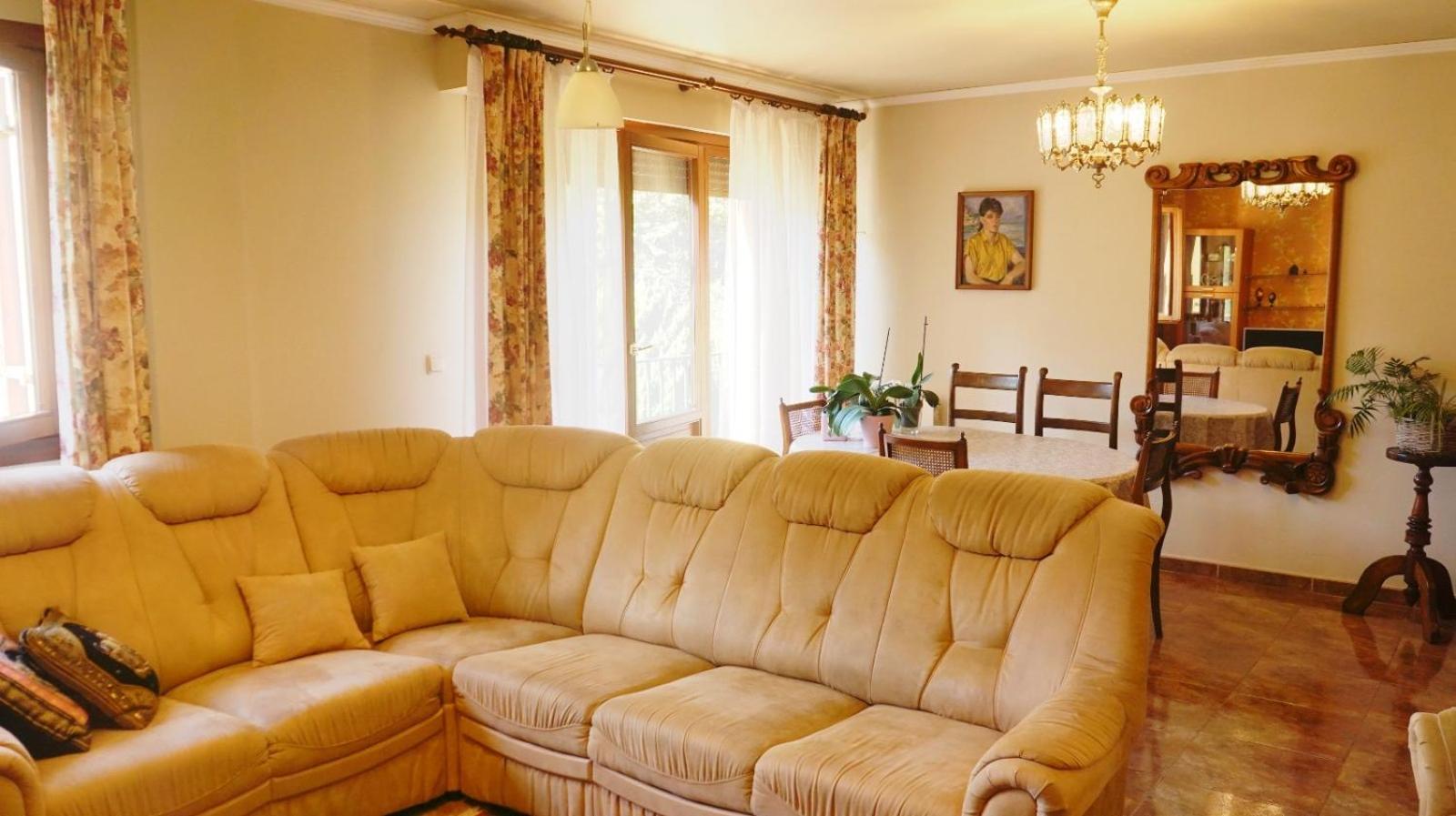 Casa de cuatro habitaciones