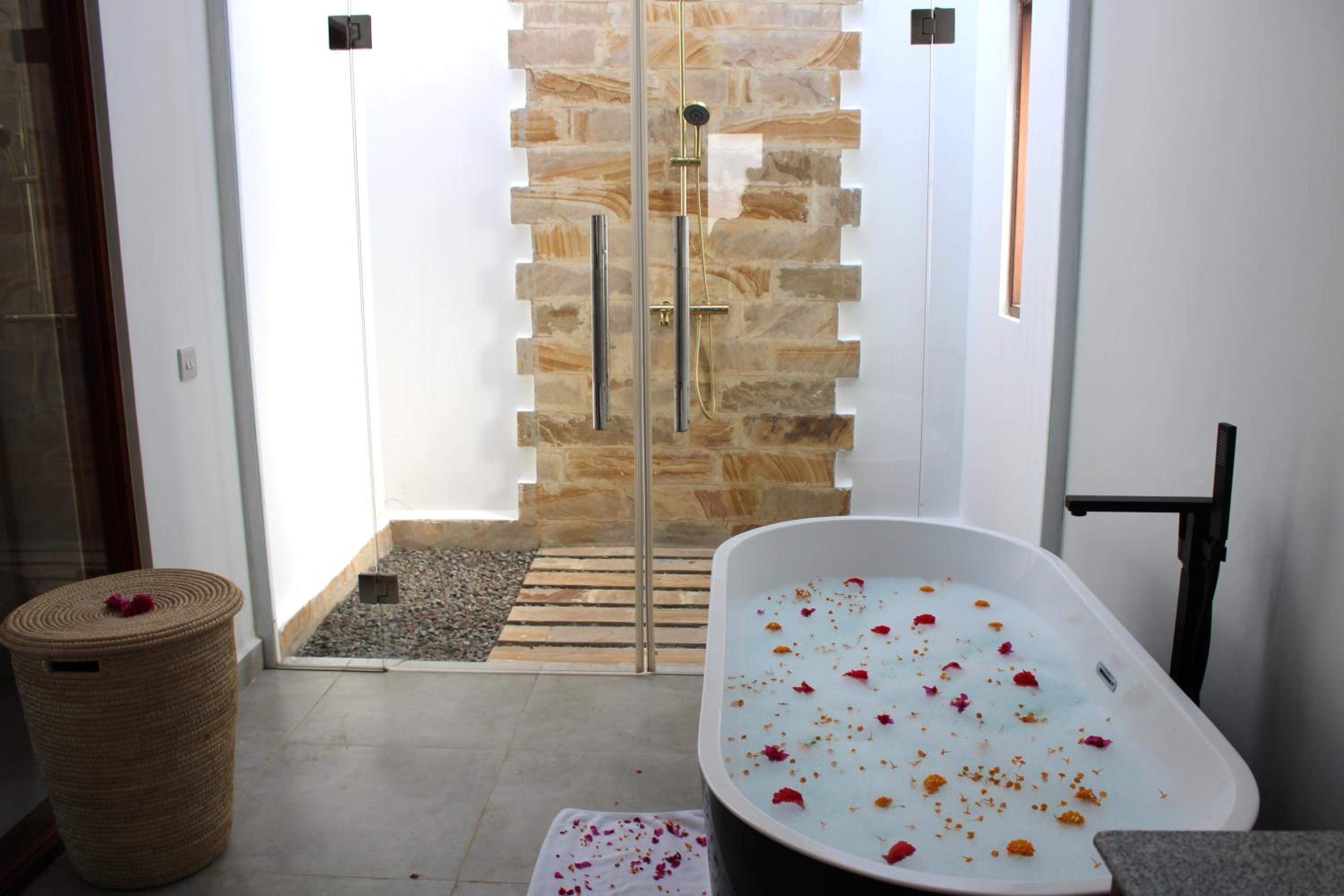 Villa with Private Pool - Photo 10