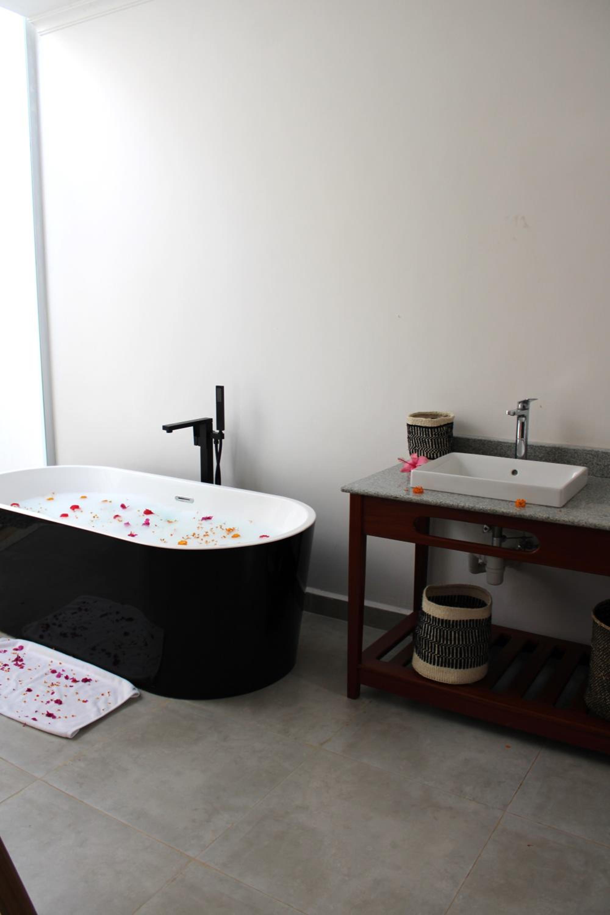 Villa with Private Pool - Photo 34