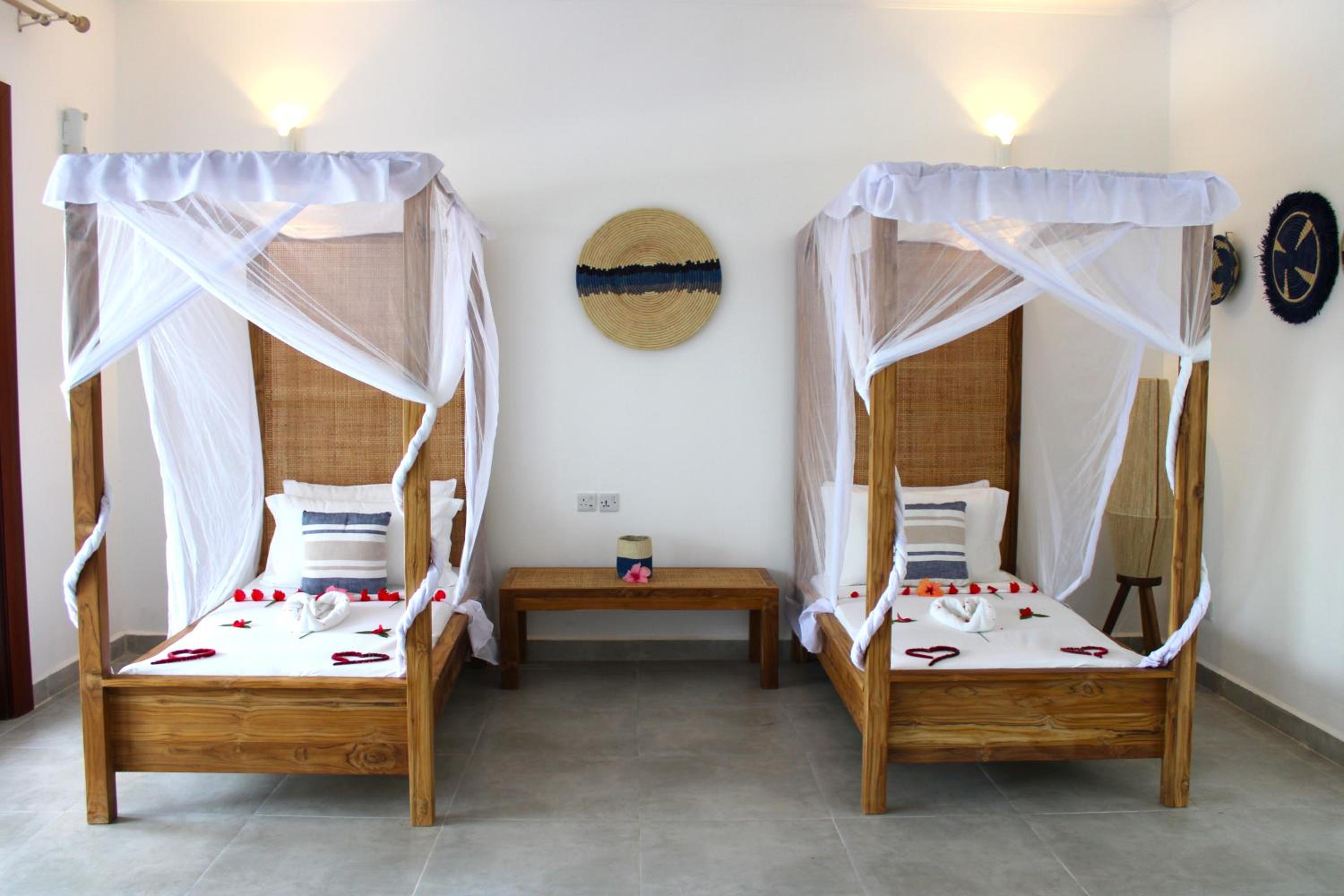 Villa with Private Pool - Photo 29