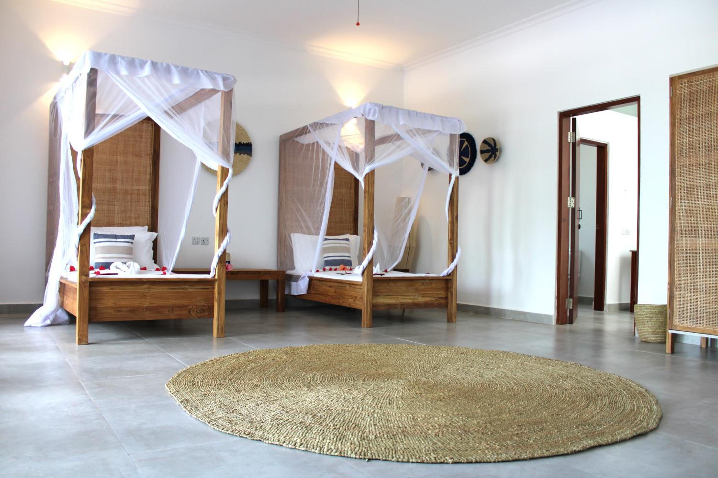 Villa with Private Pool - Photo 28