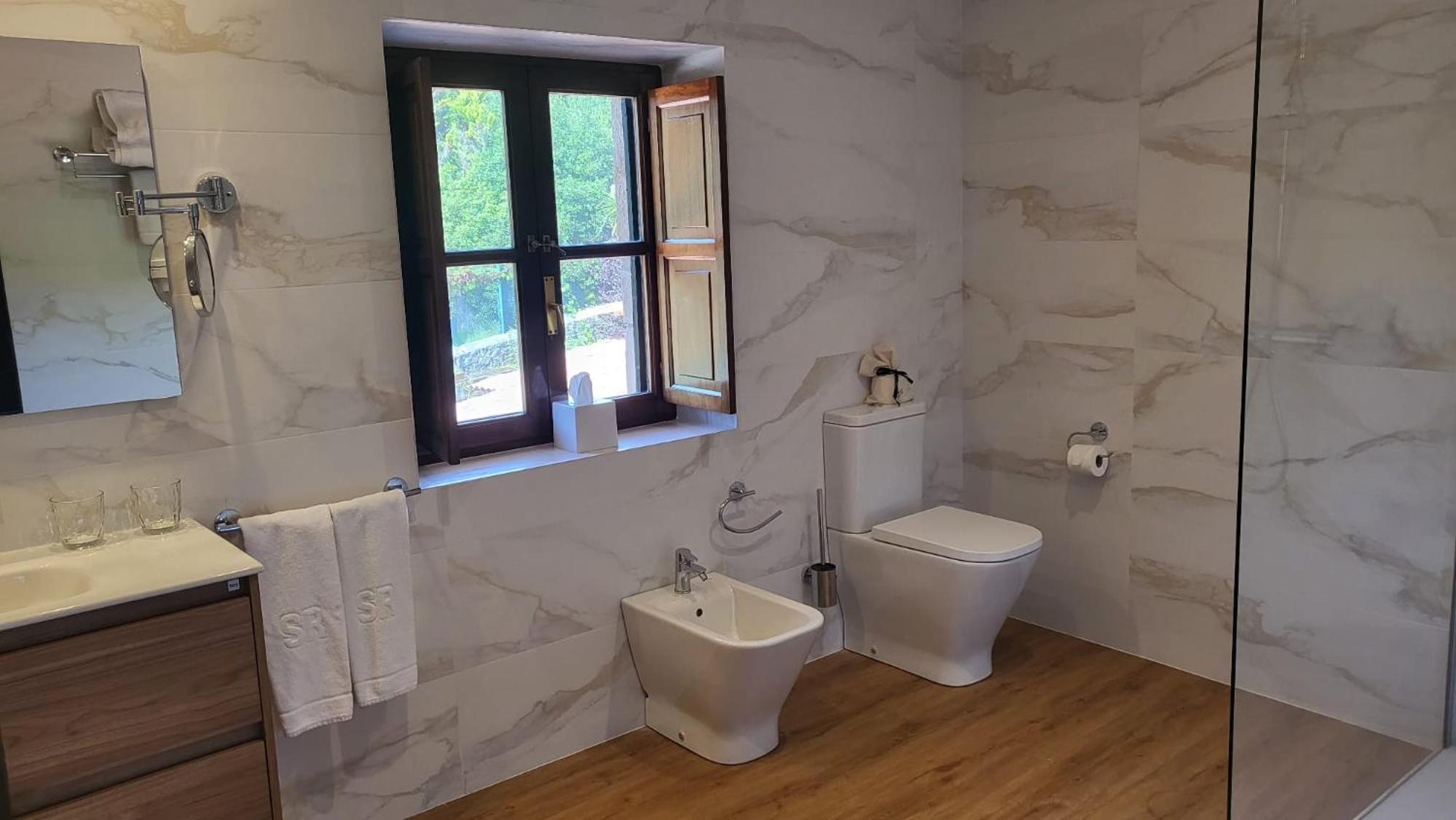 Superior Quadruple Room - Photo 9