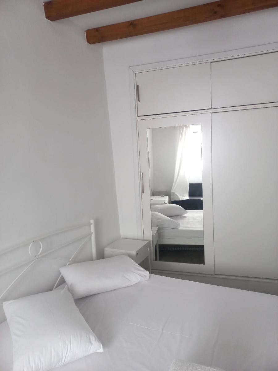 One-Bedroom Apartment - Photo 4