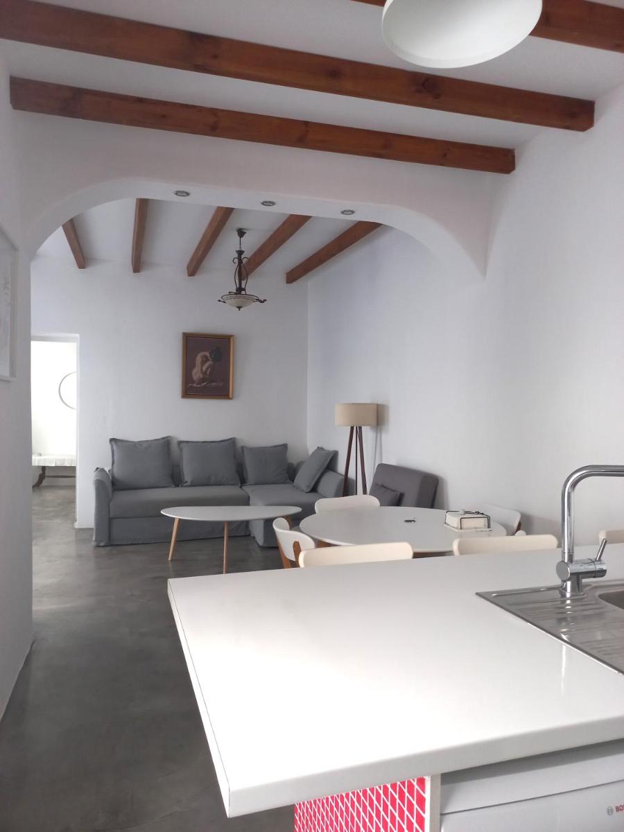 One-Bedroom Apartment - Photo 9
