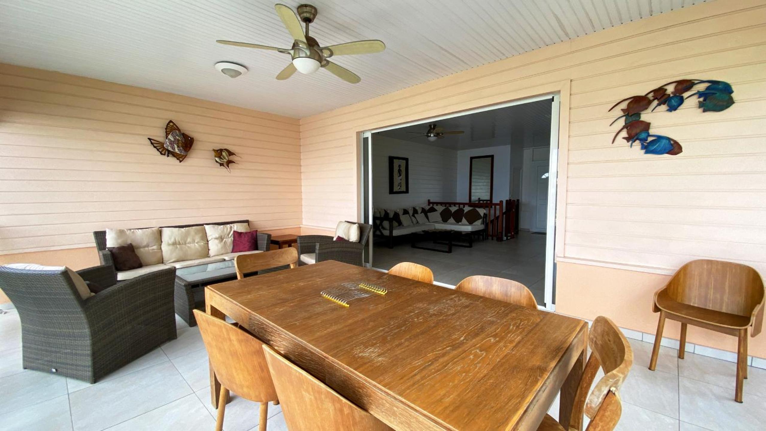 Three-Bedroom Villa photo 3