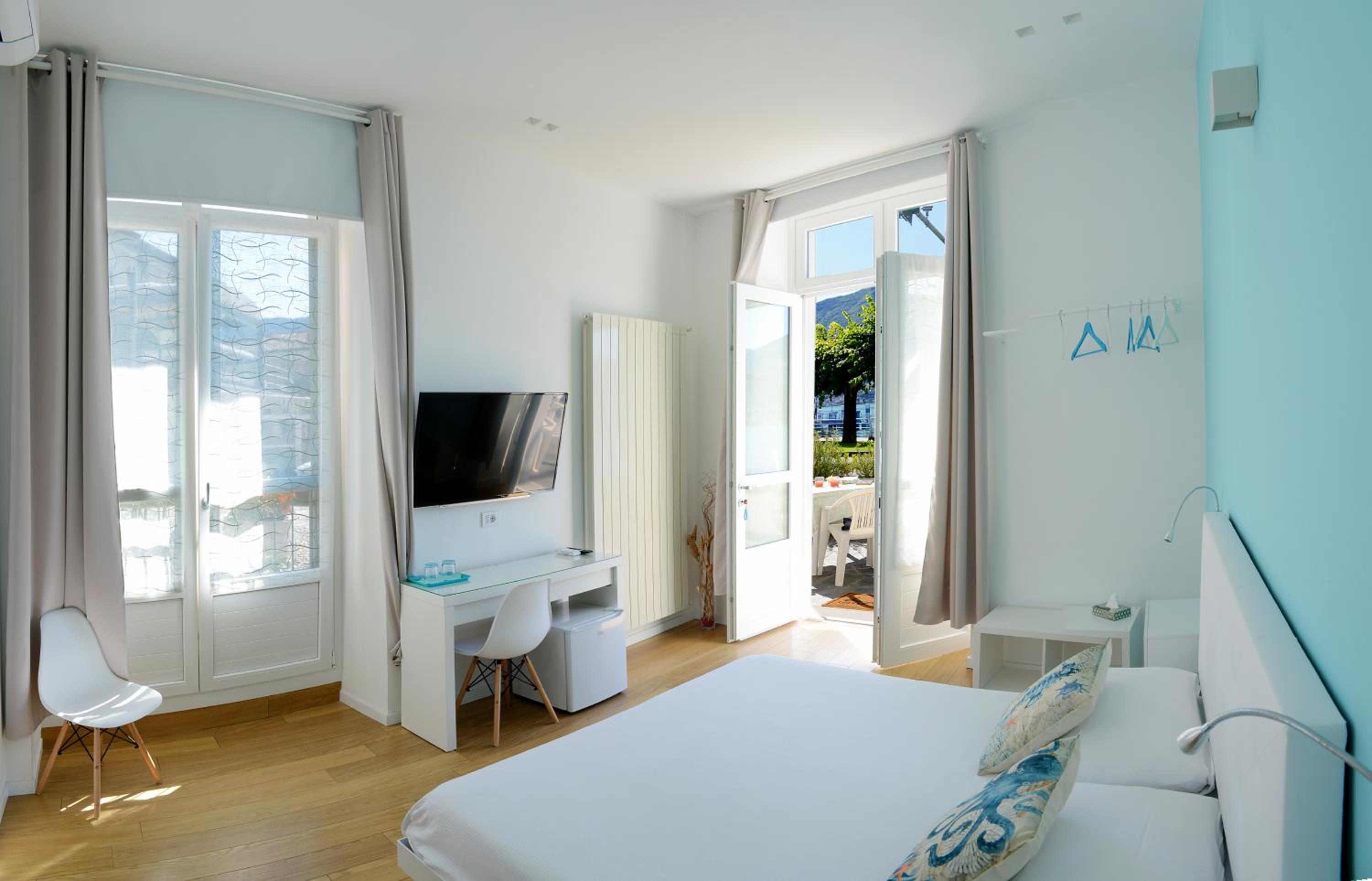 Double Room with Lake View