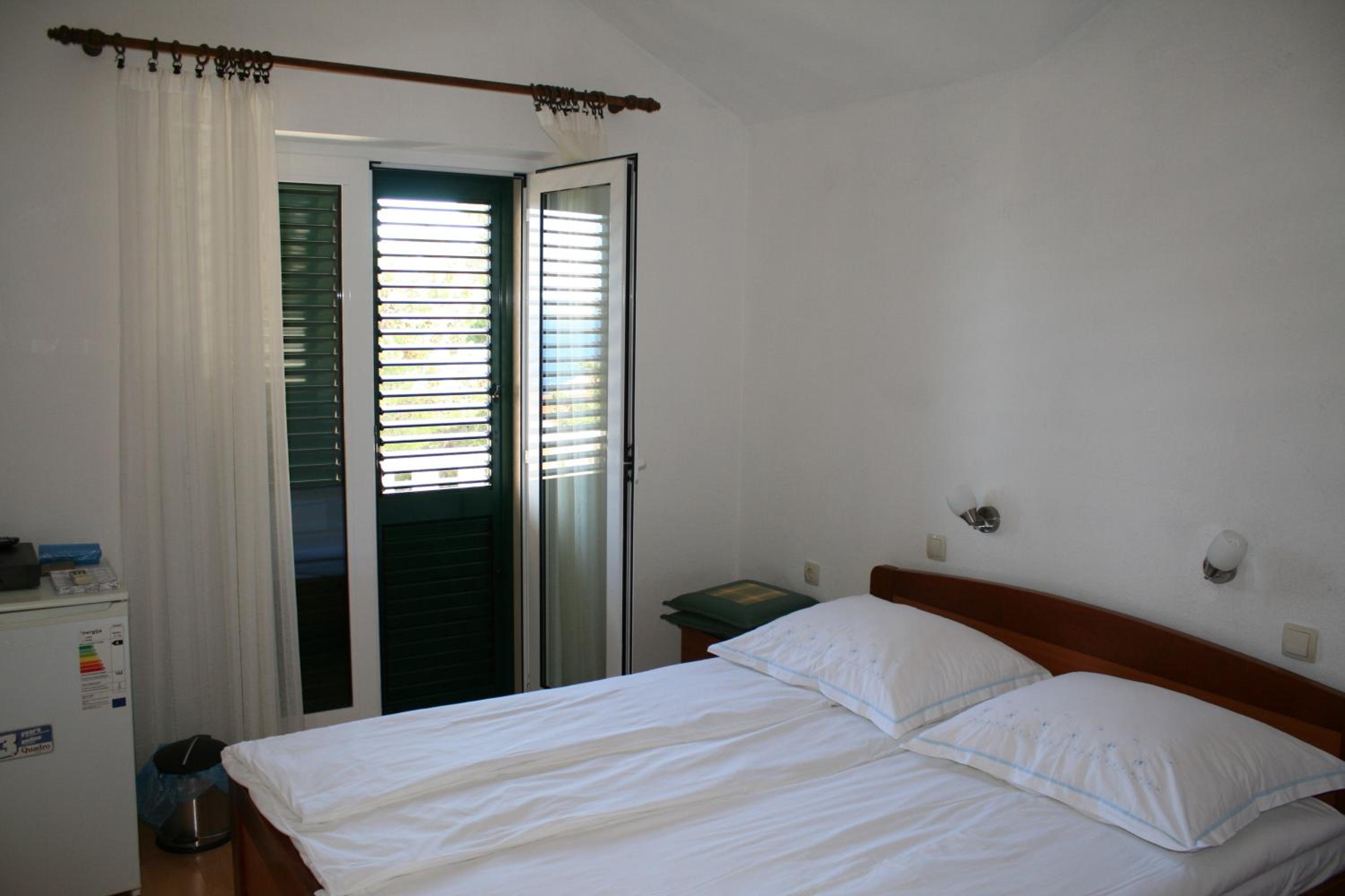 Double Room with Sea View and Balcony - Photo 3