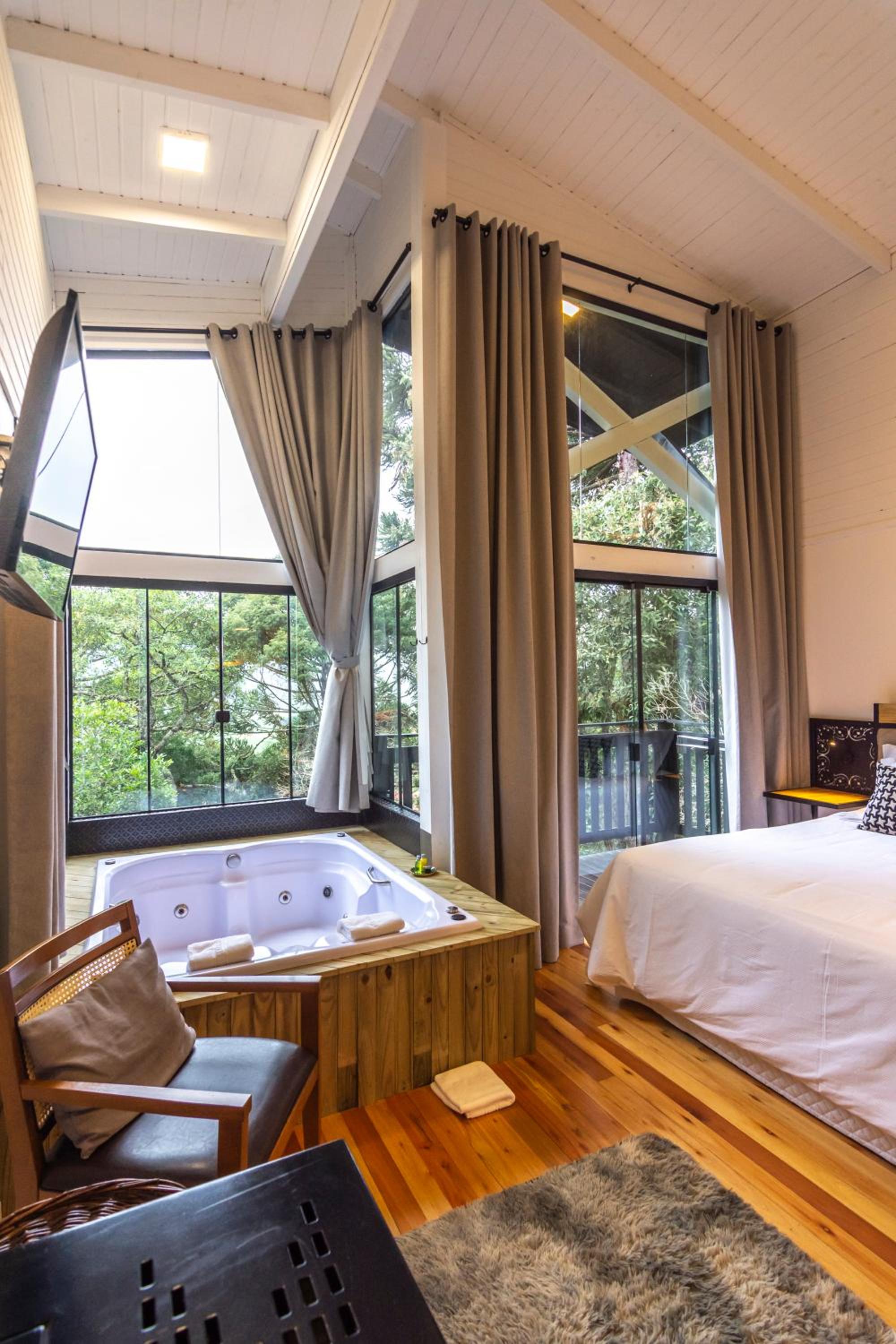 Suite with Mountain View