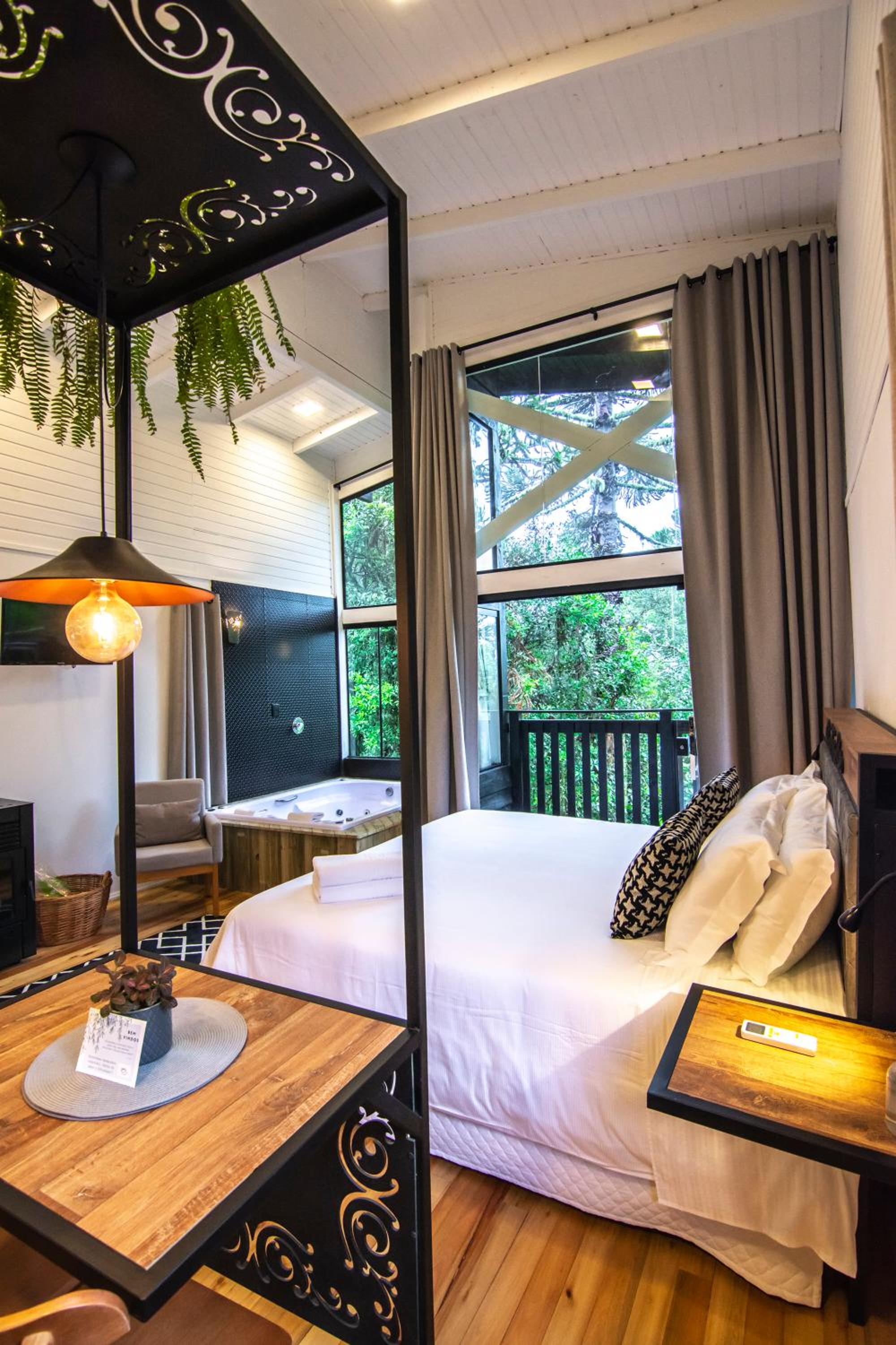 Suite with Mountain View