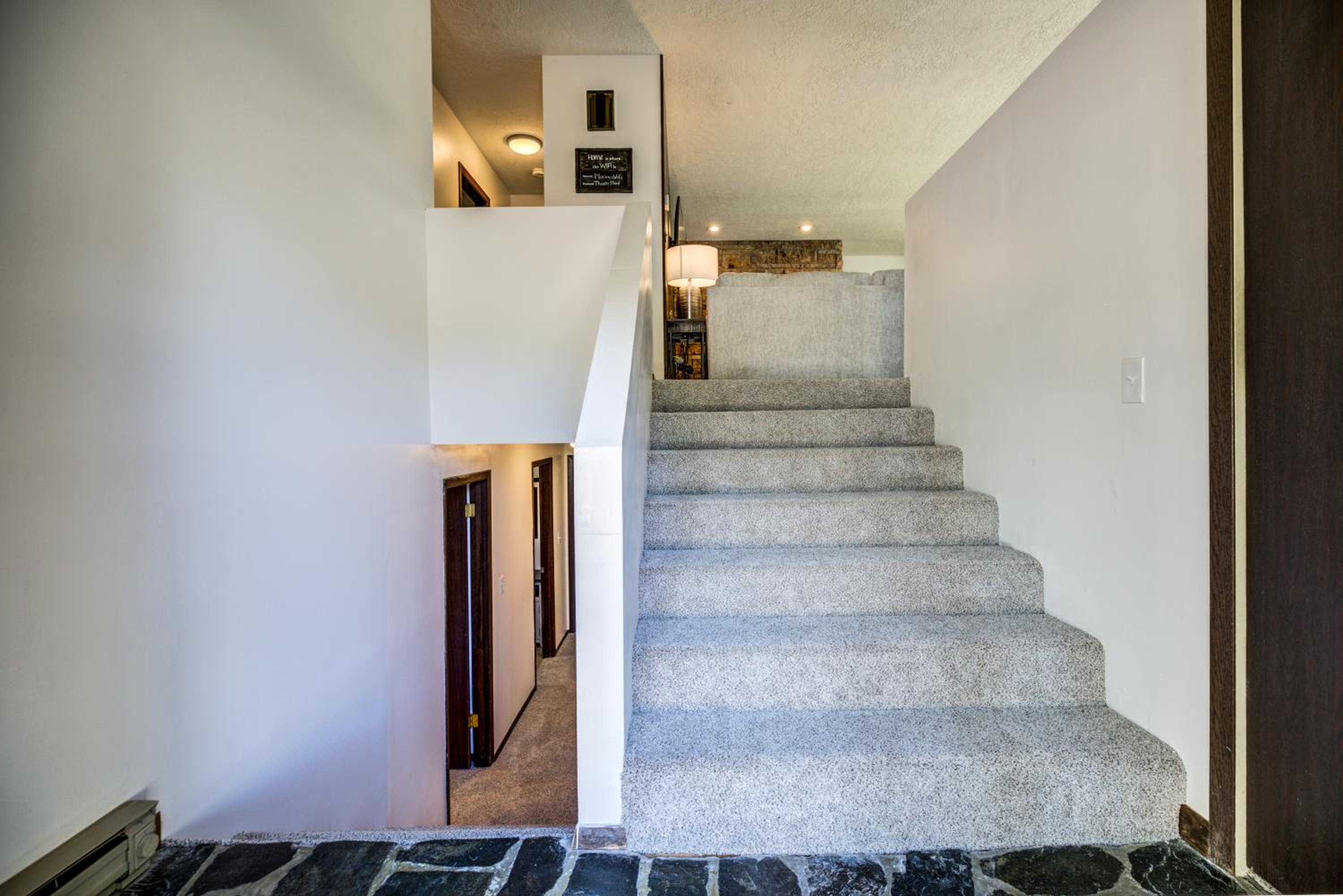 Four-Bedroom House - Photo 6