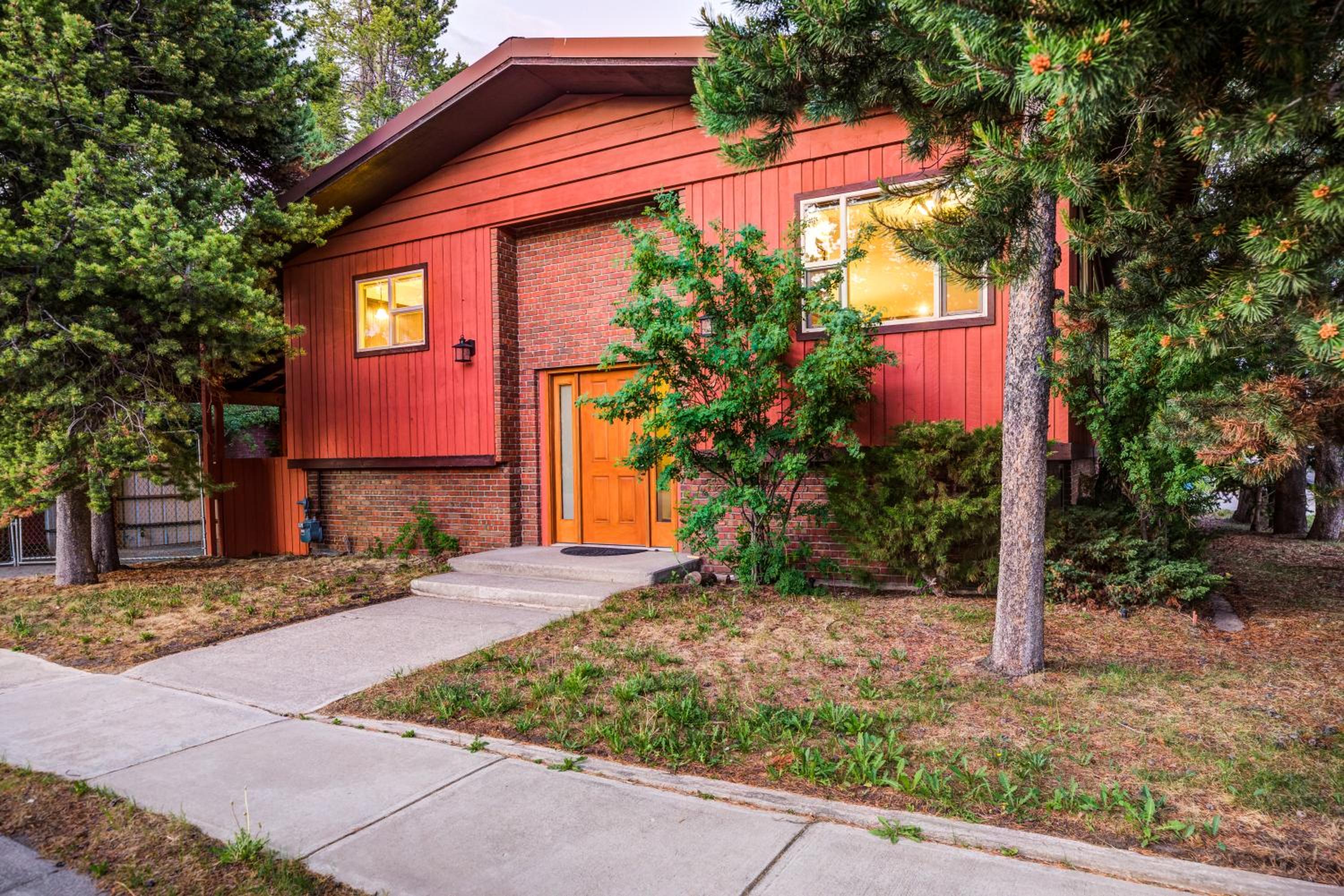 Four-Bedroom House - Photo 14