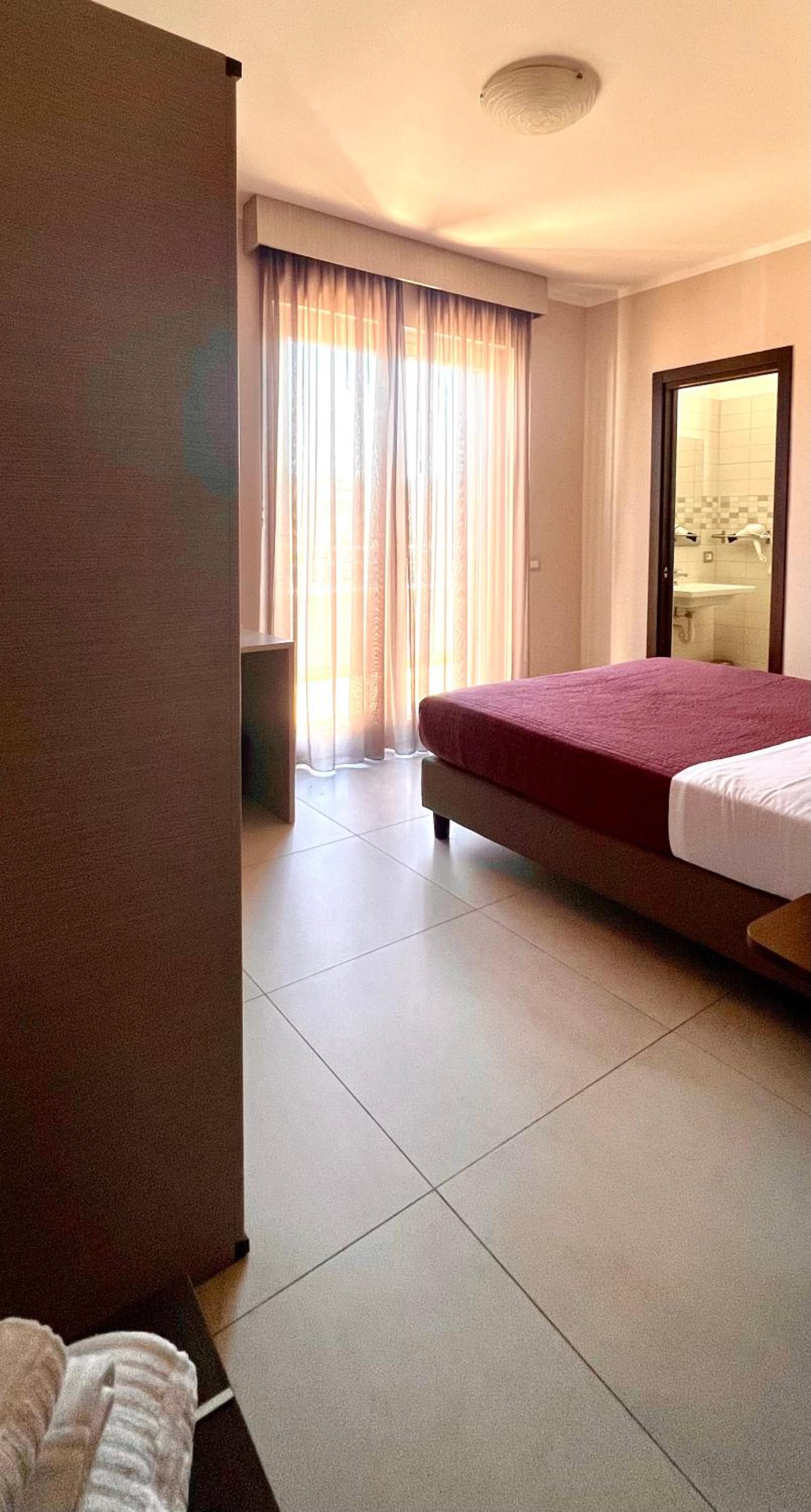 Double or Twin Room with Terrace