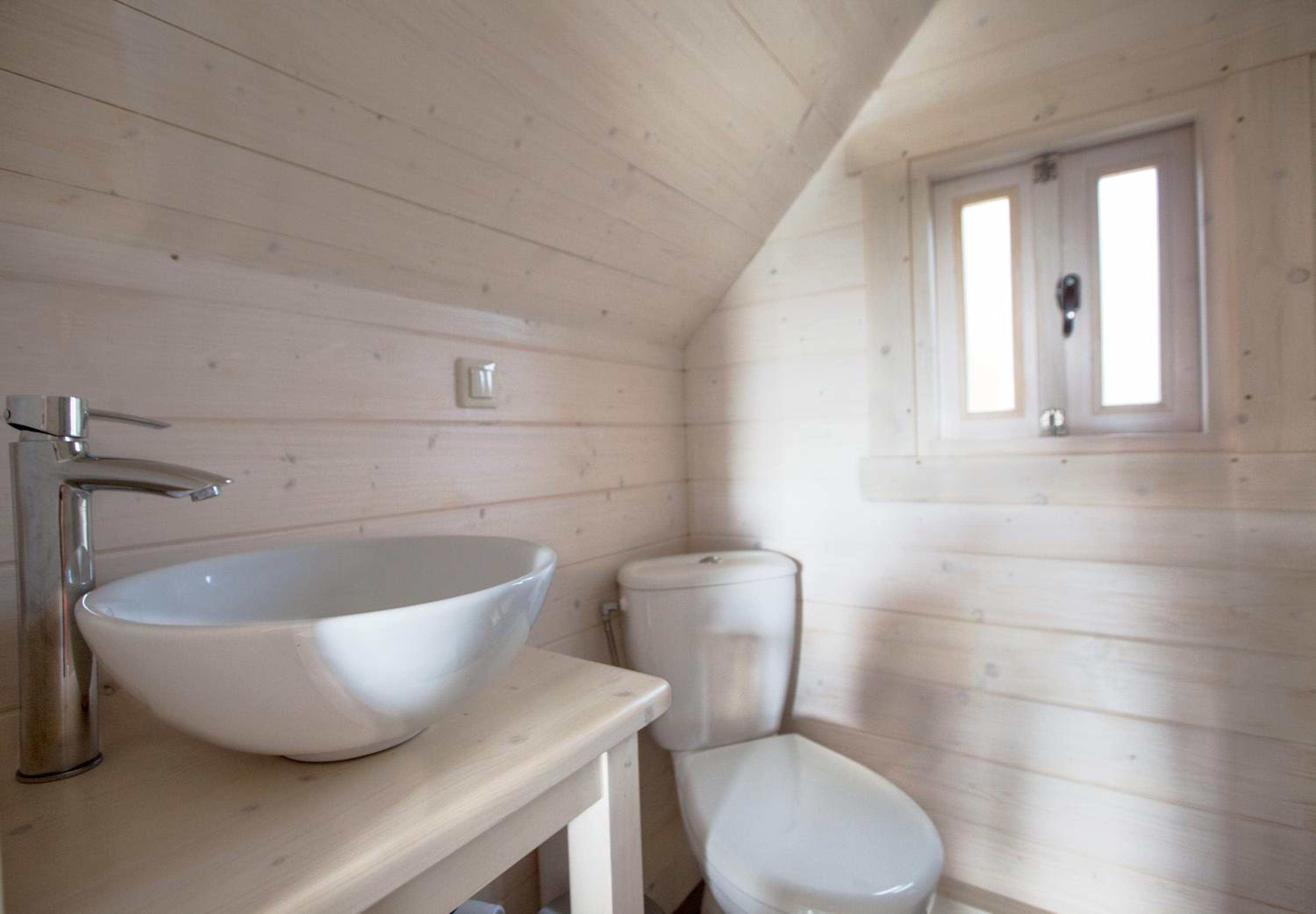 Hut photo 3