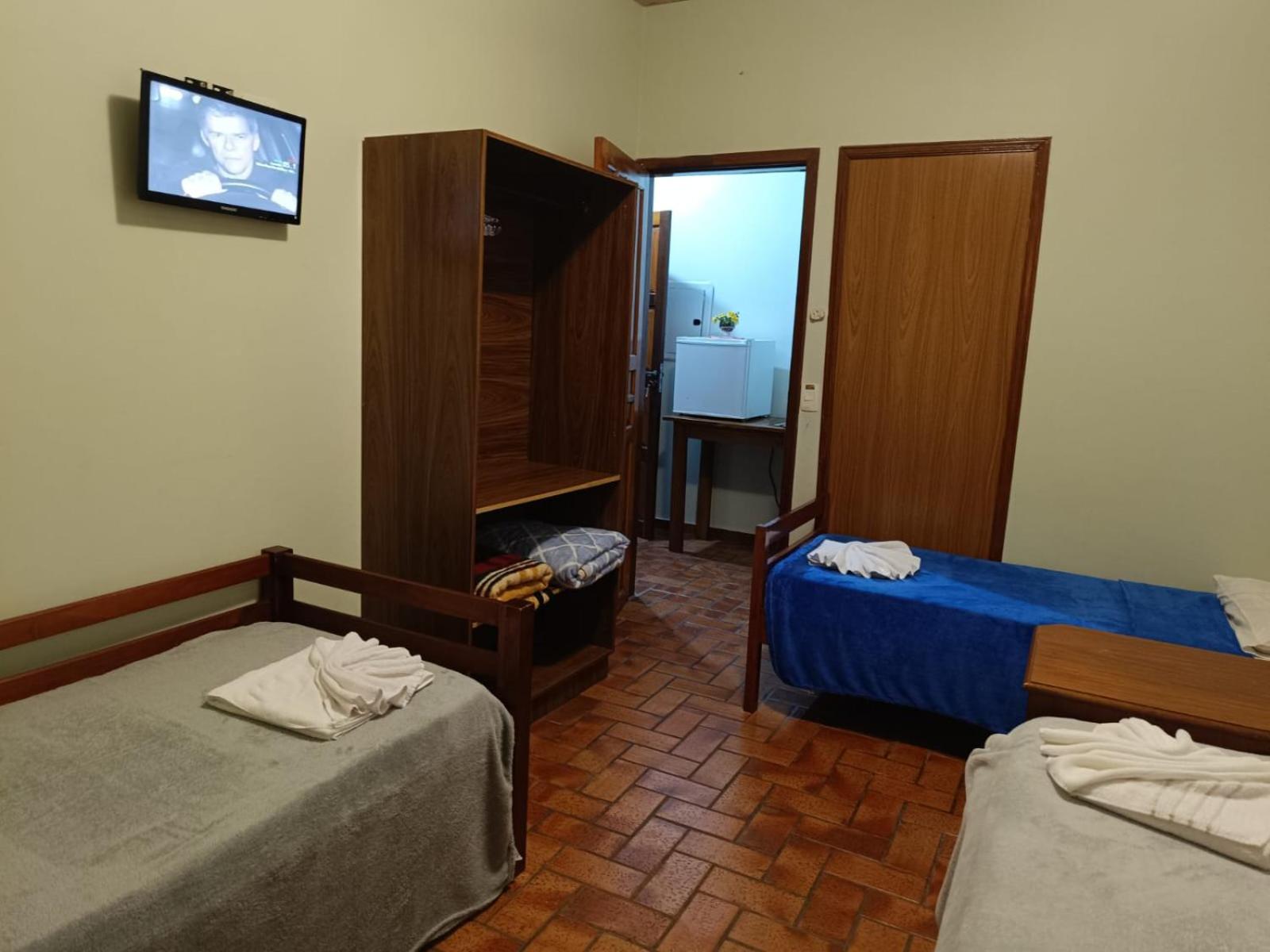 Deluxe Family Suite - Photo 6