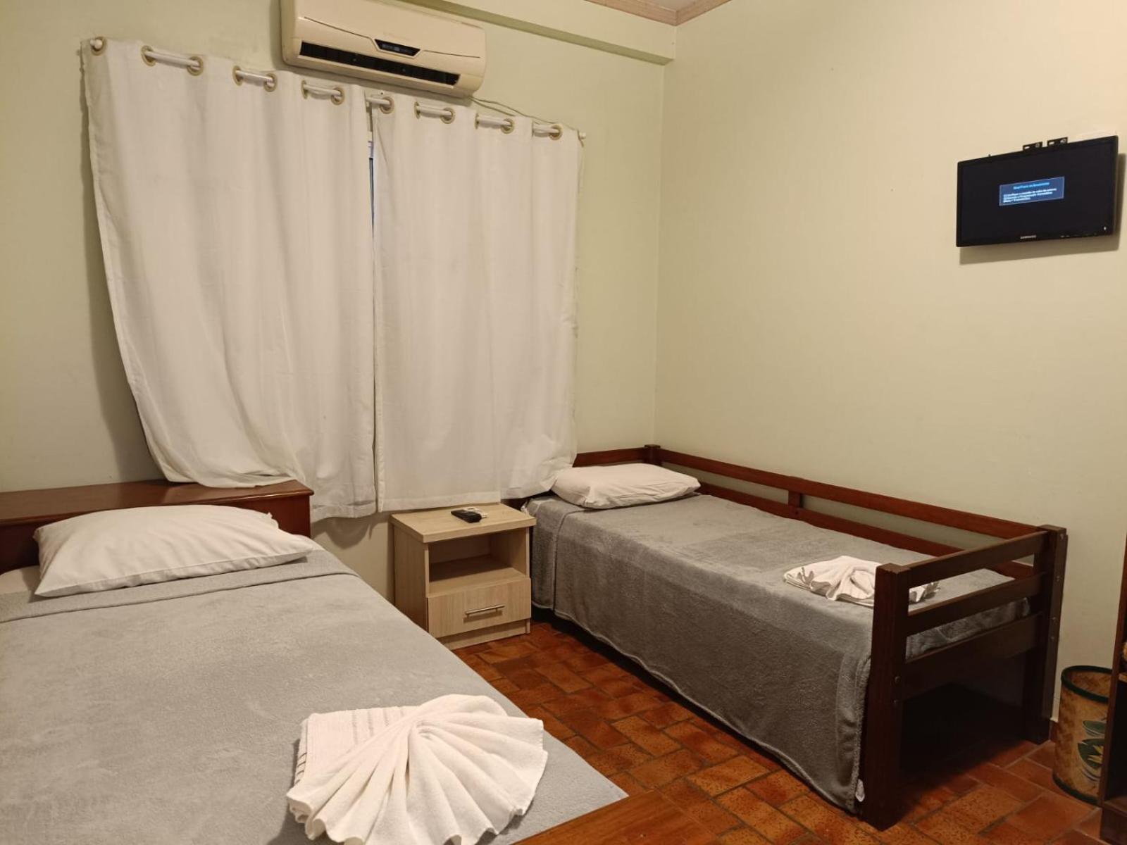 Deluxe Family Suite - Photo 10