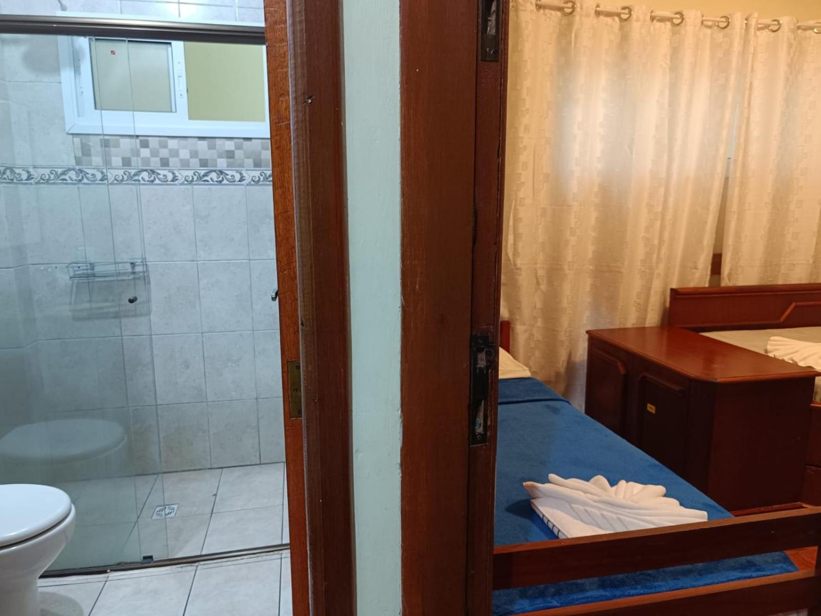 Deluxe Family Suite - Photo 12