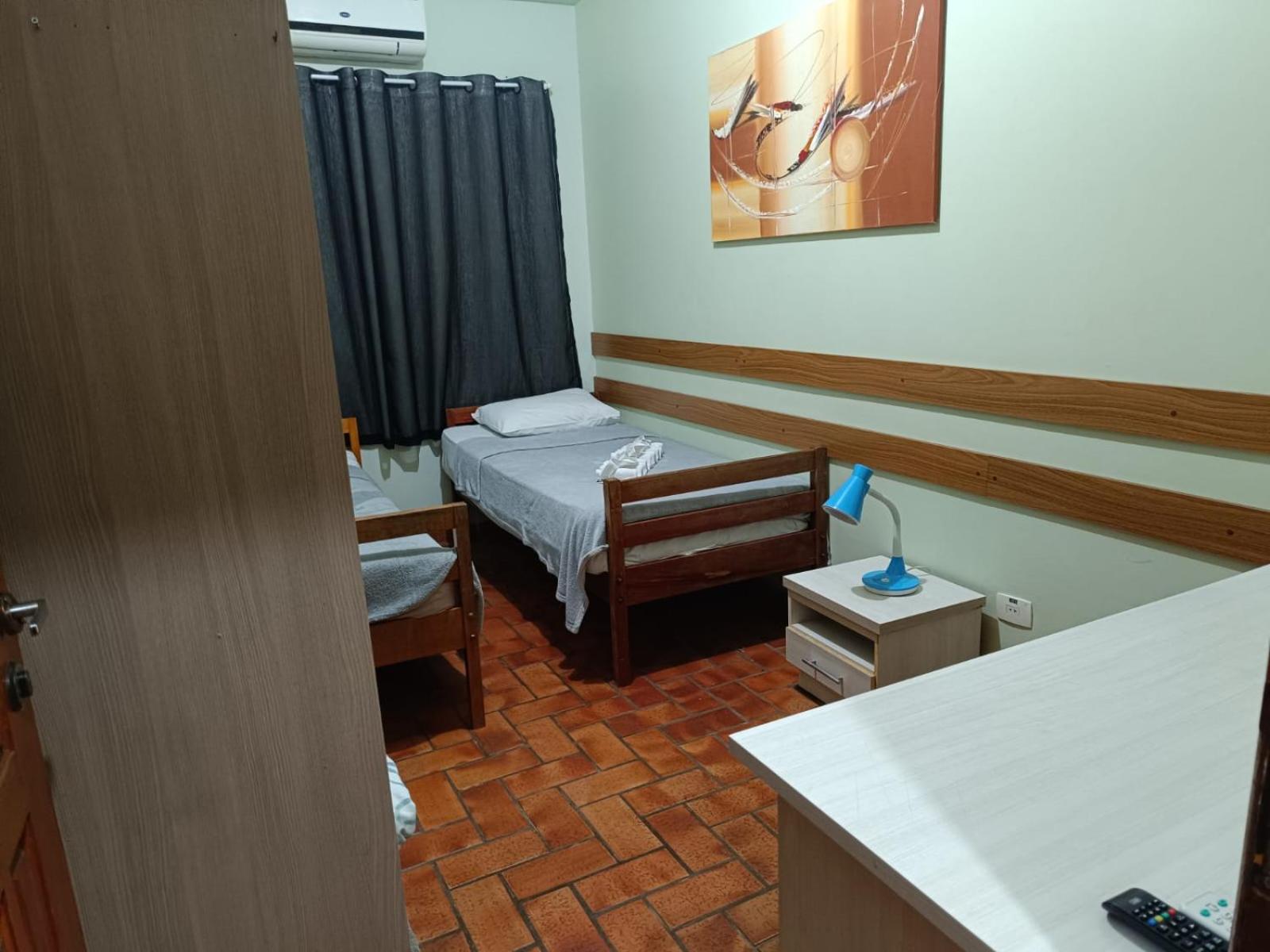 Deluxe Family Suite - Photo 15