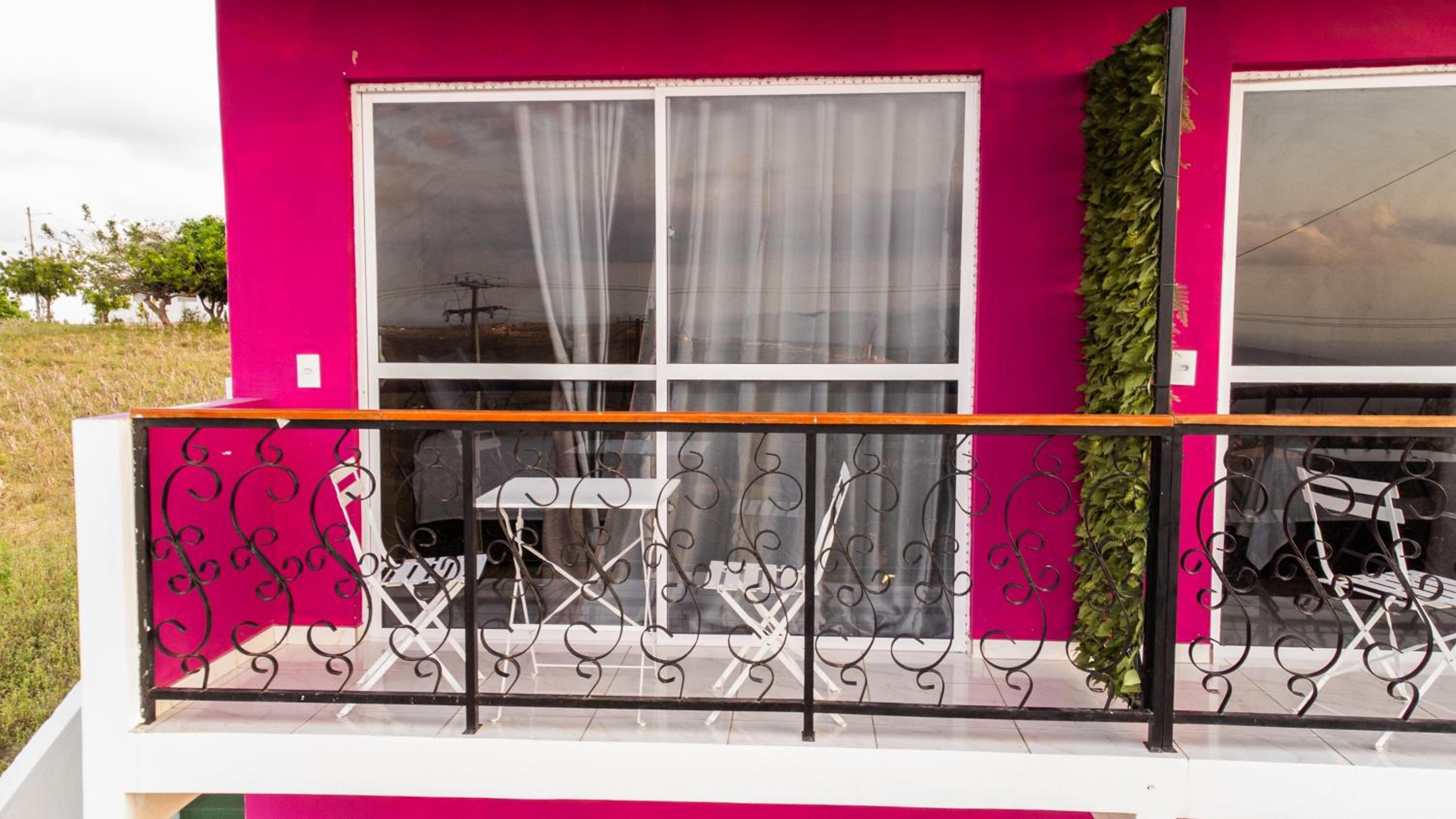 Suite with Balcony - Photo 8